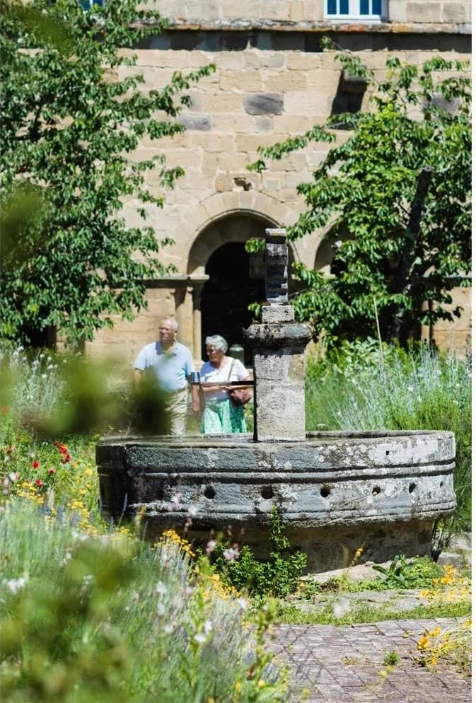 Visite dans le cloître_6