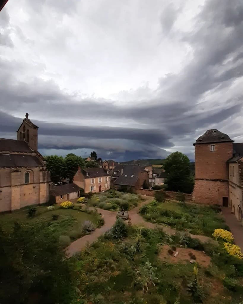 Vue sur le cloître_16