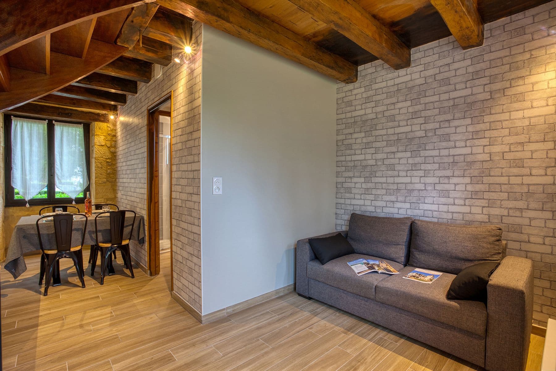 3 -Amandine Salon