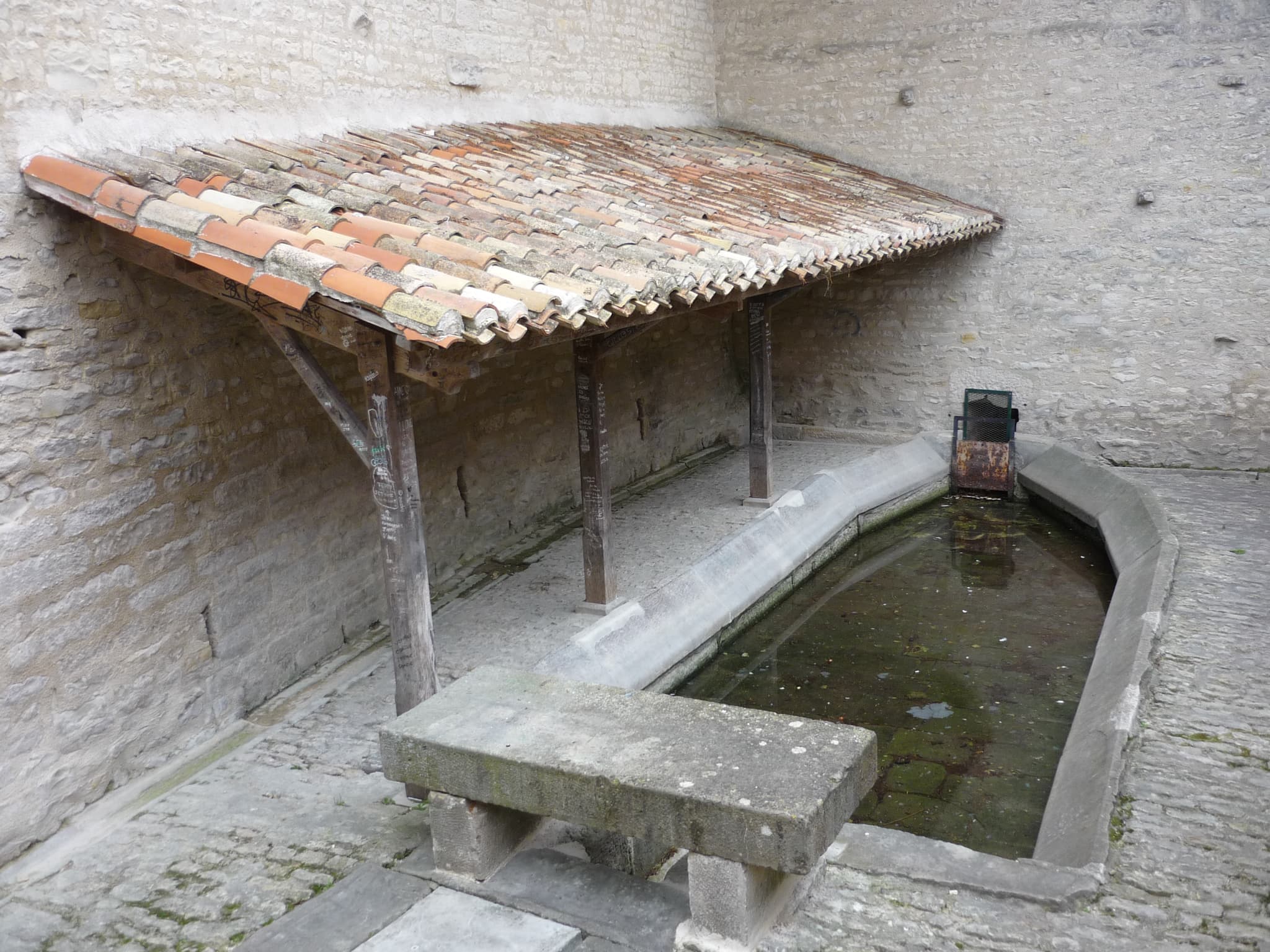 La fontaine d'Ayron