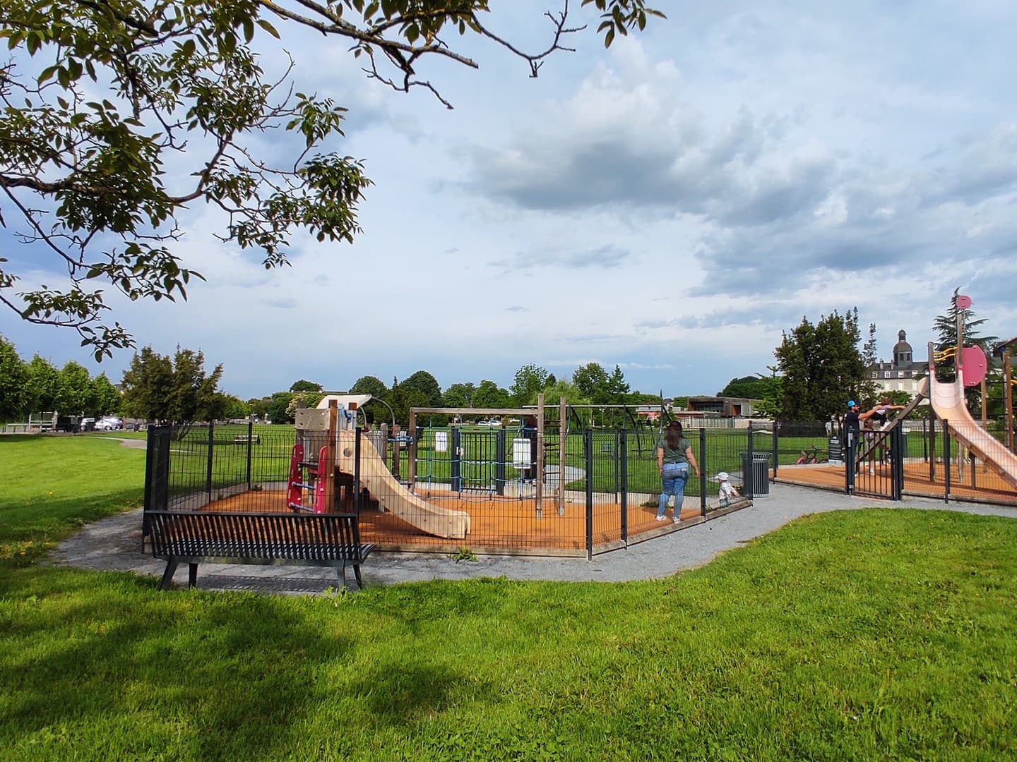Aire de Jeux des remparts de Lescar - Lescar - modules pour les petits