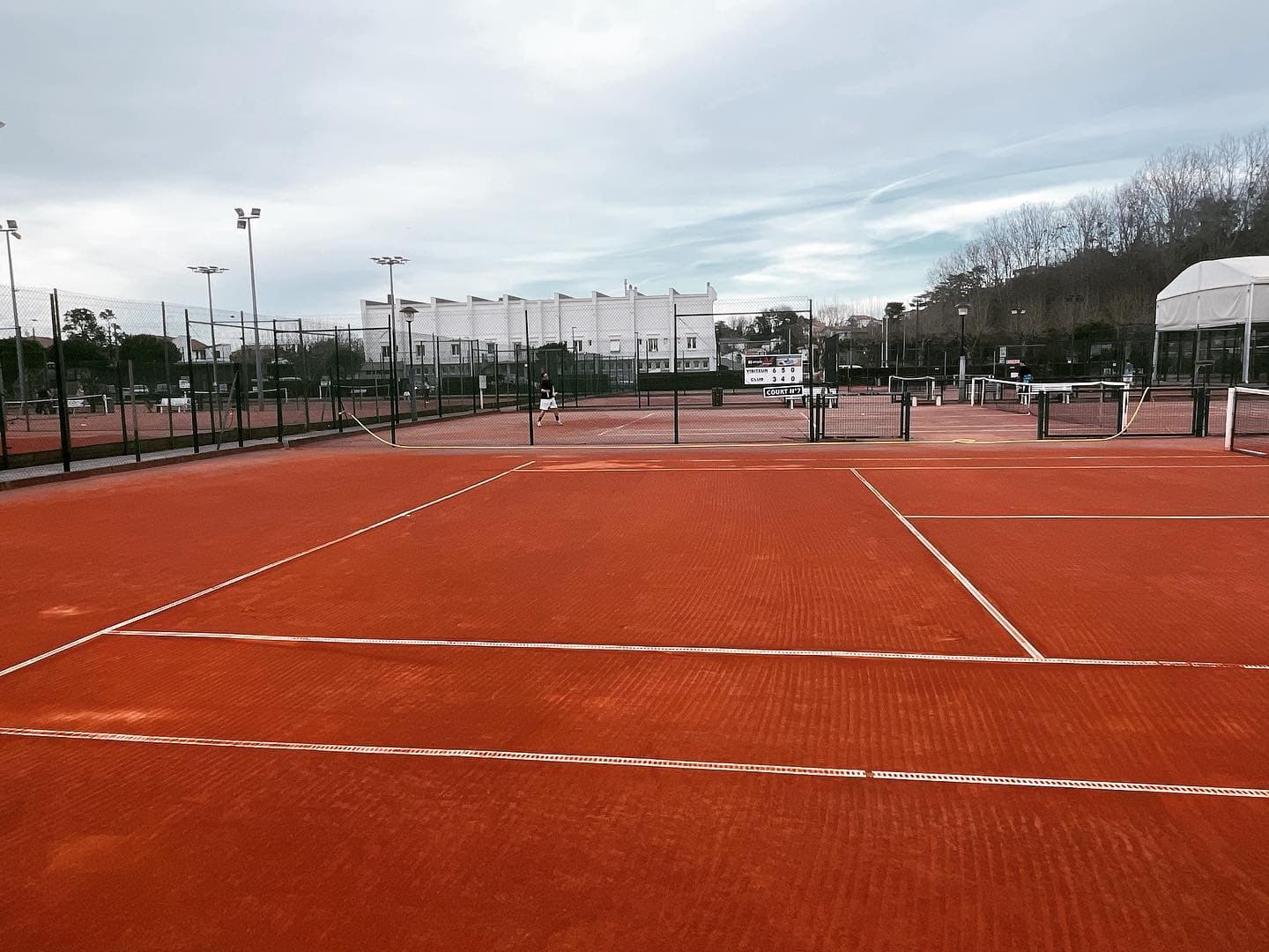 Terrain de tennis