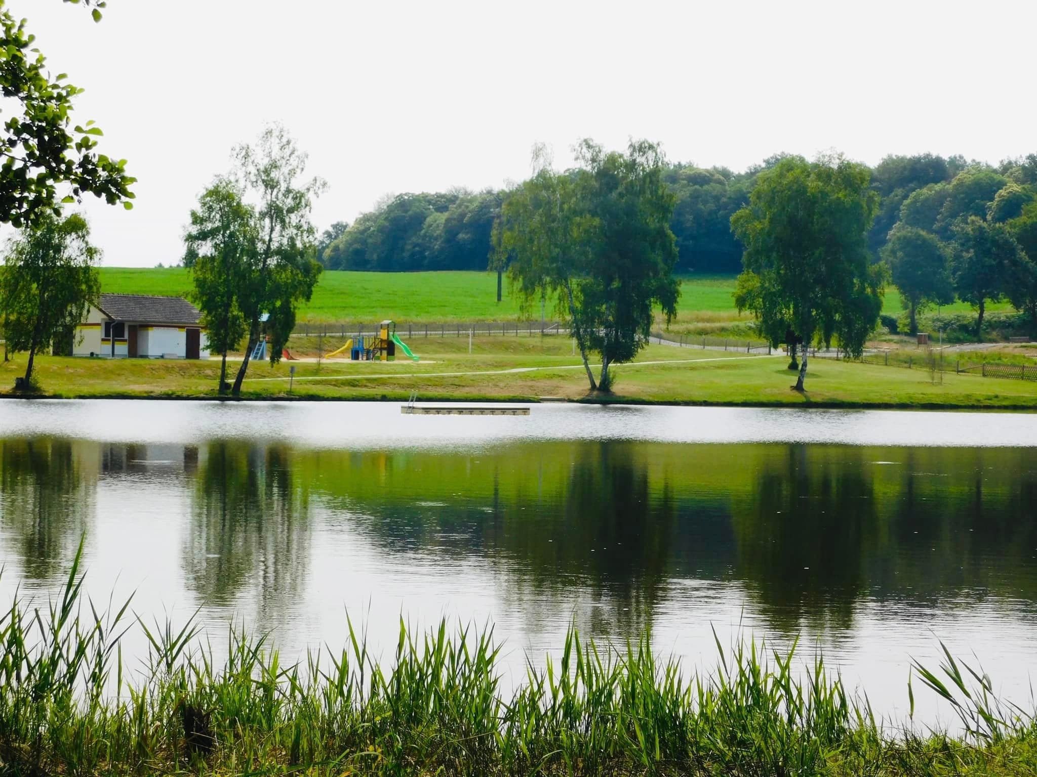 Etang de baignade du " Puychaumartin"à Château-Chervix