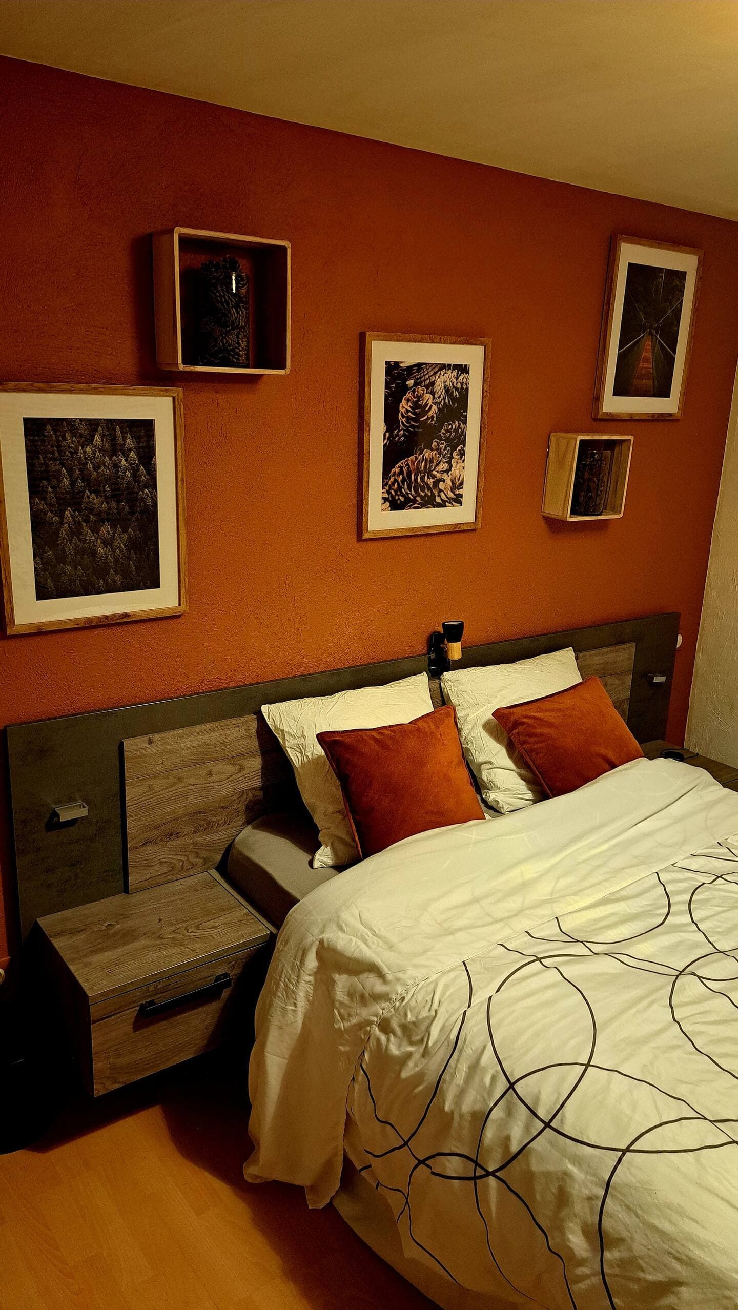 Maison Atypique Médiévale - Chambre Terre de Pin