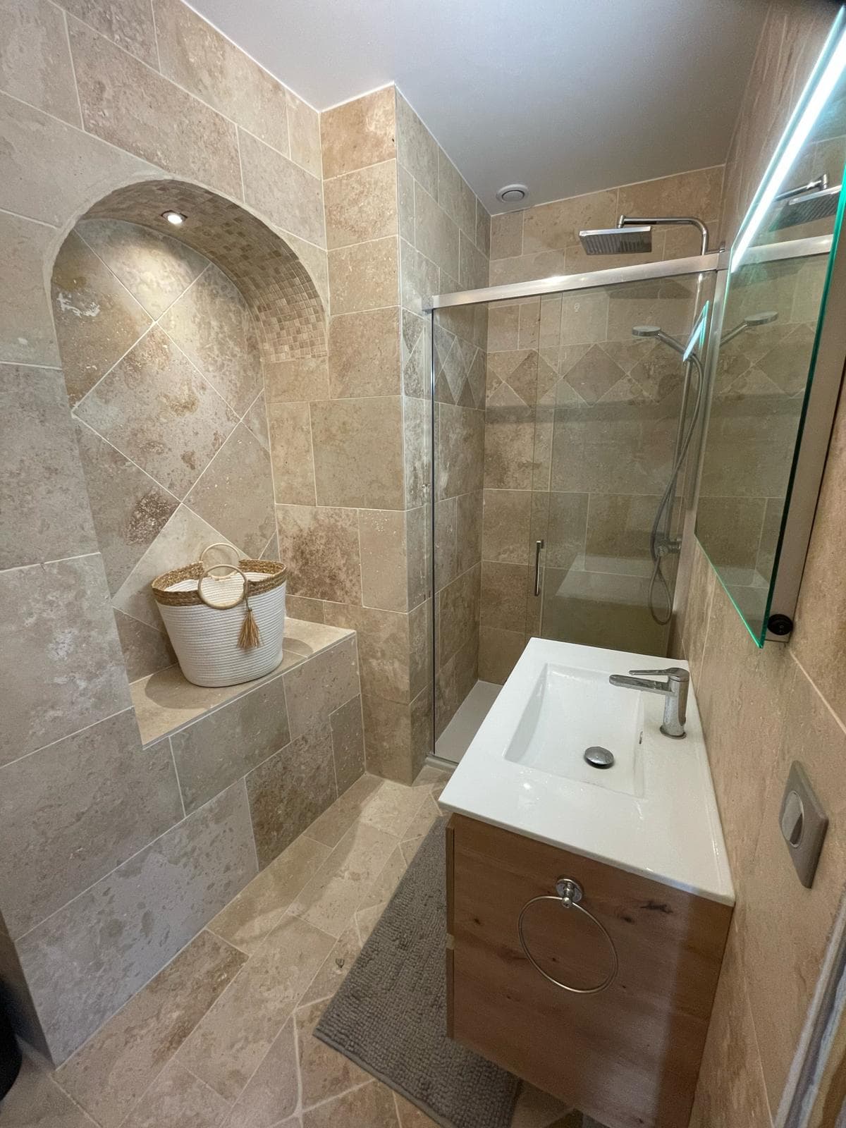 Salle de douche et toilettes_3