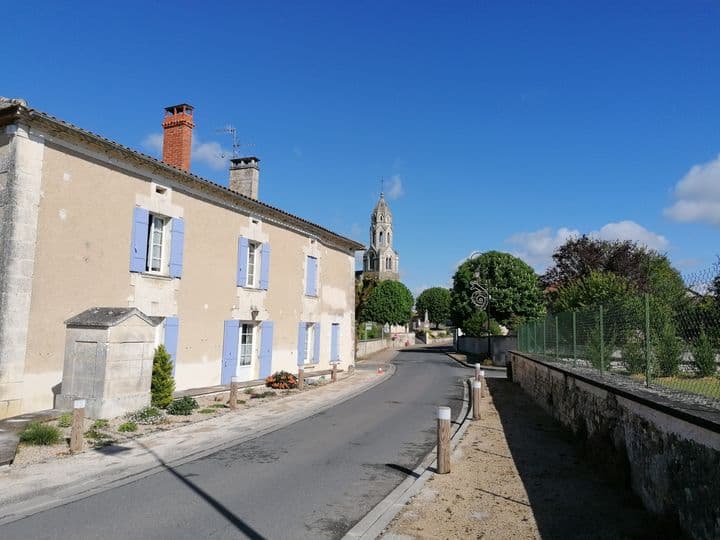 Périgord Inattendu - Village Fleuri Bertric-Burée