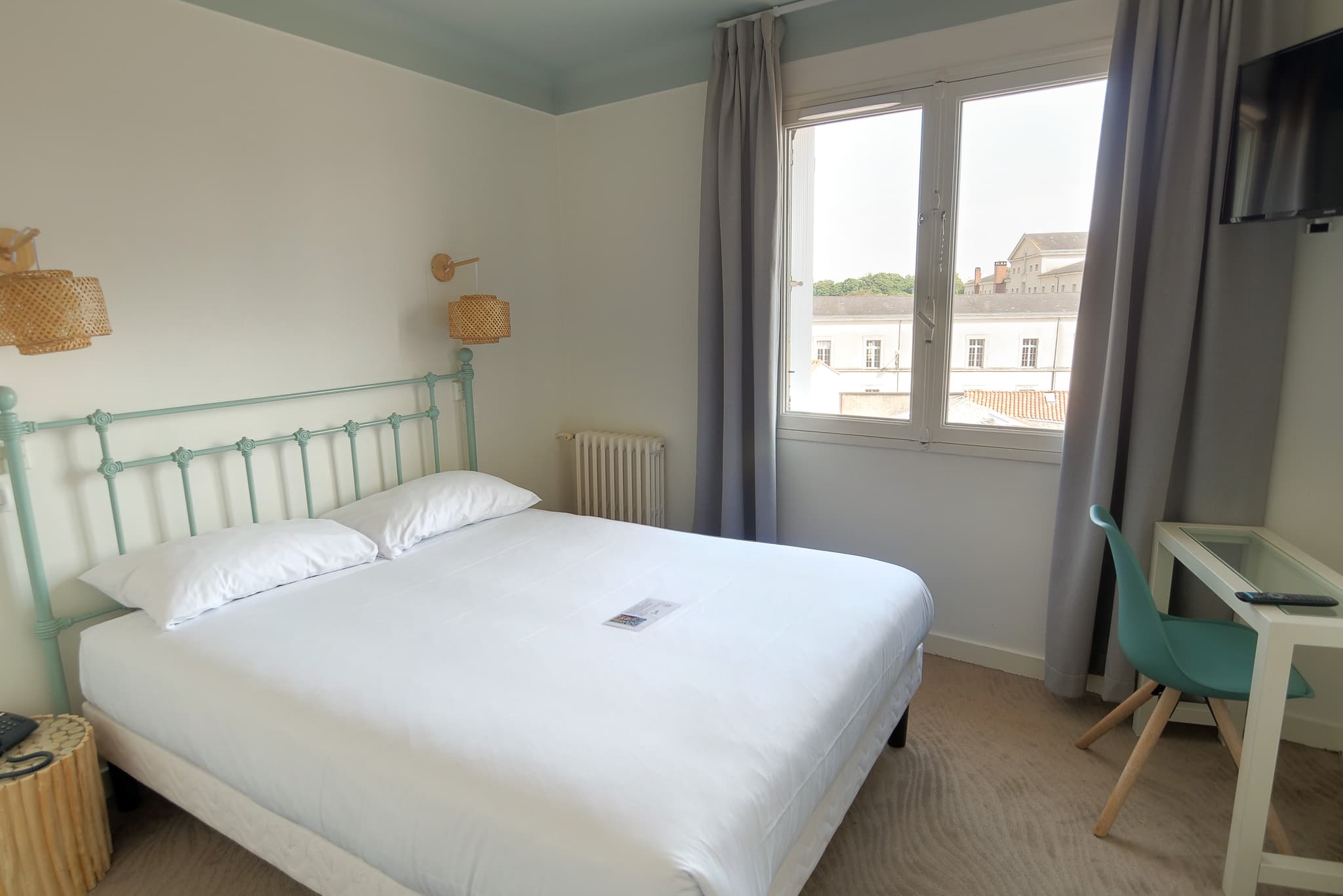 Une chambre du Grand Hôtel Niort centre