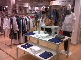 Le rayon "Prêt à porter femme"