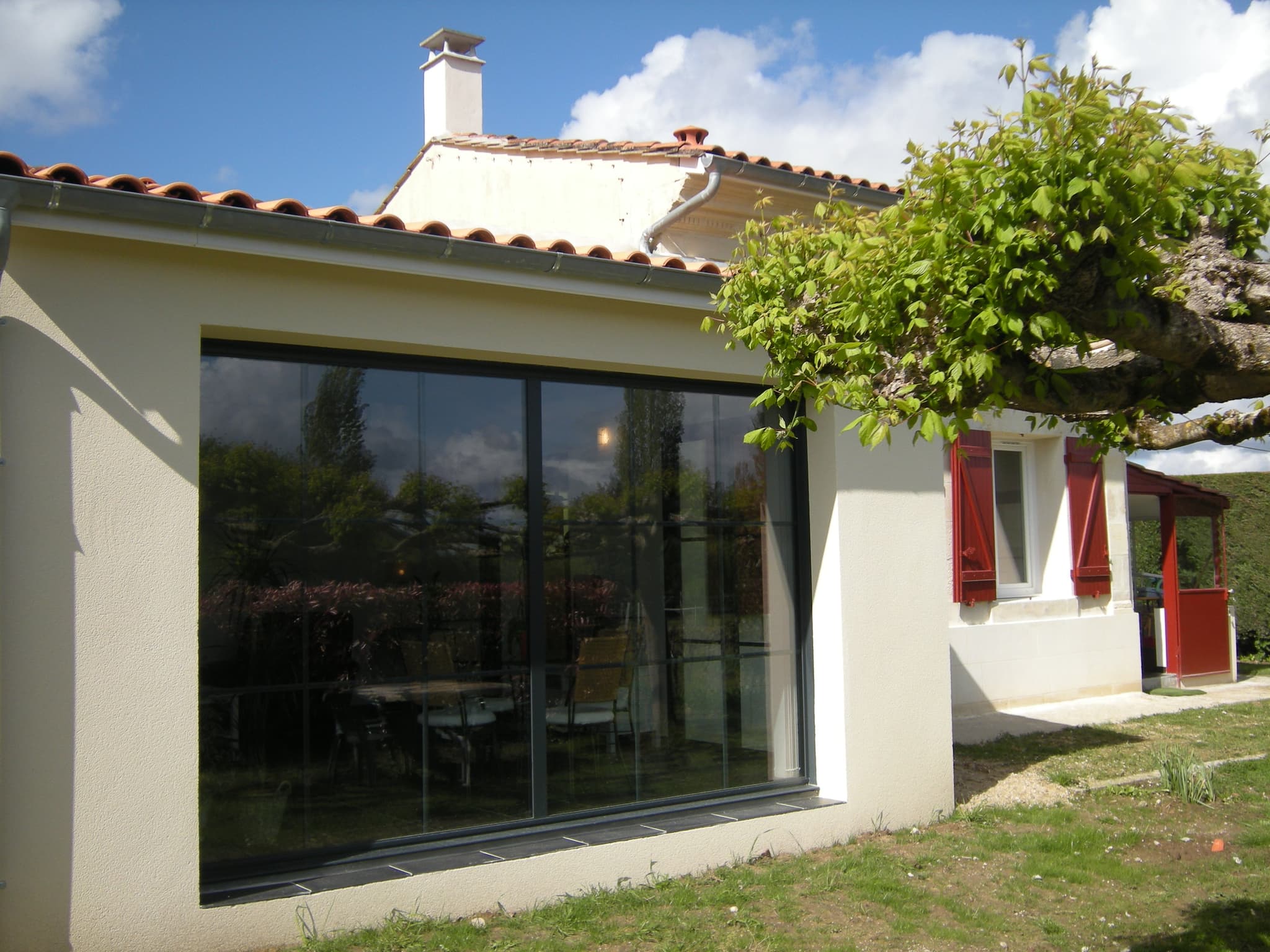 Gite de violet4210_Teuillac_Gite_jardin2_800x600