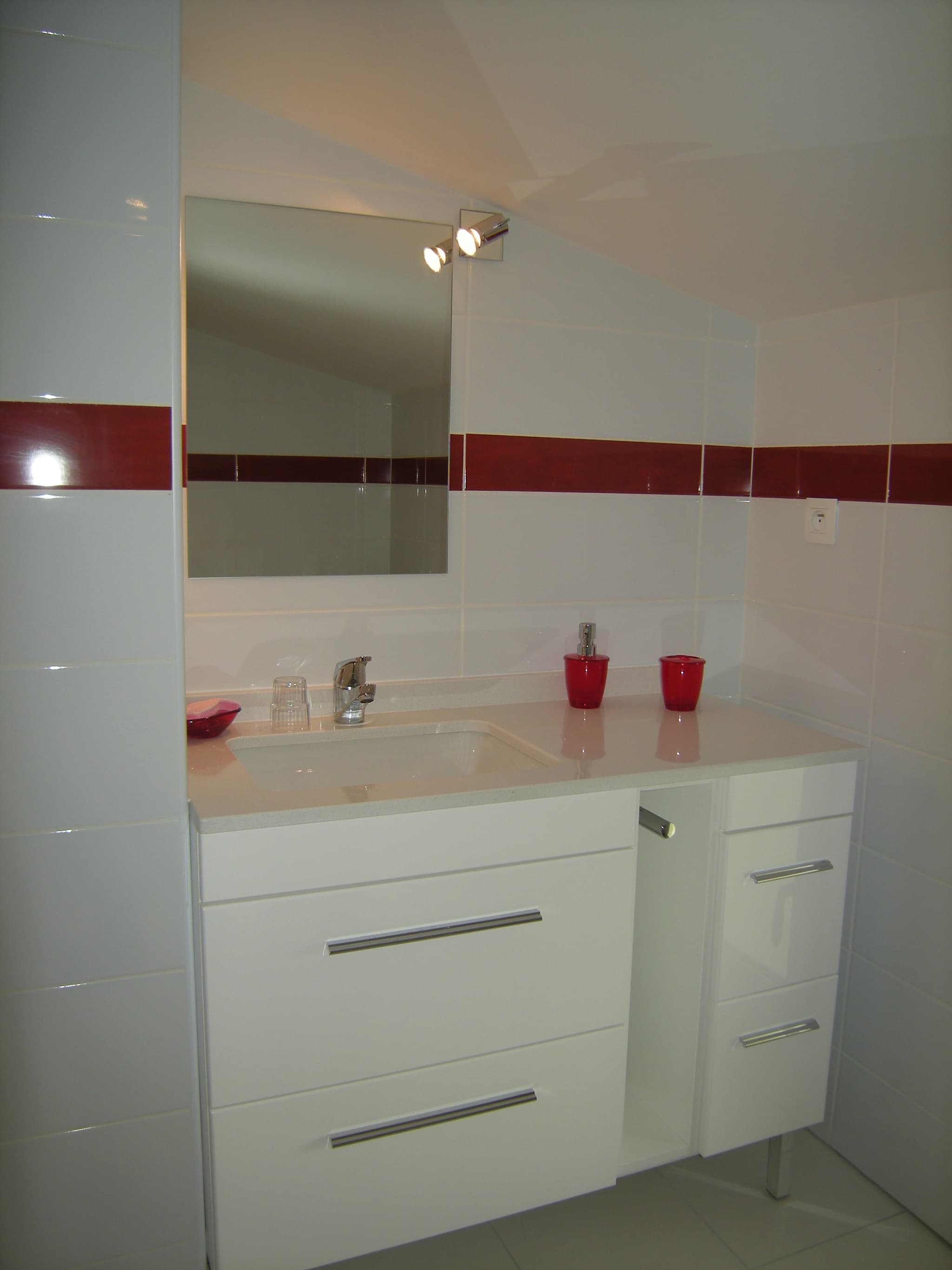 Gite de violet4210_Teuillac_Gite_salle debains3_800x600
