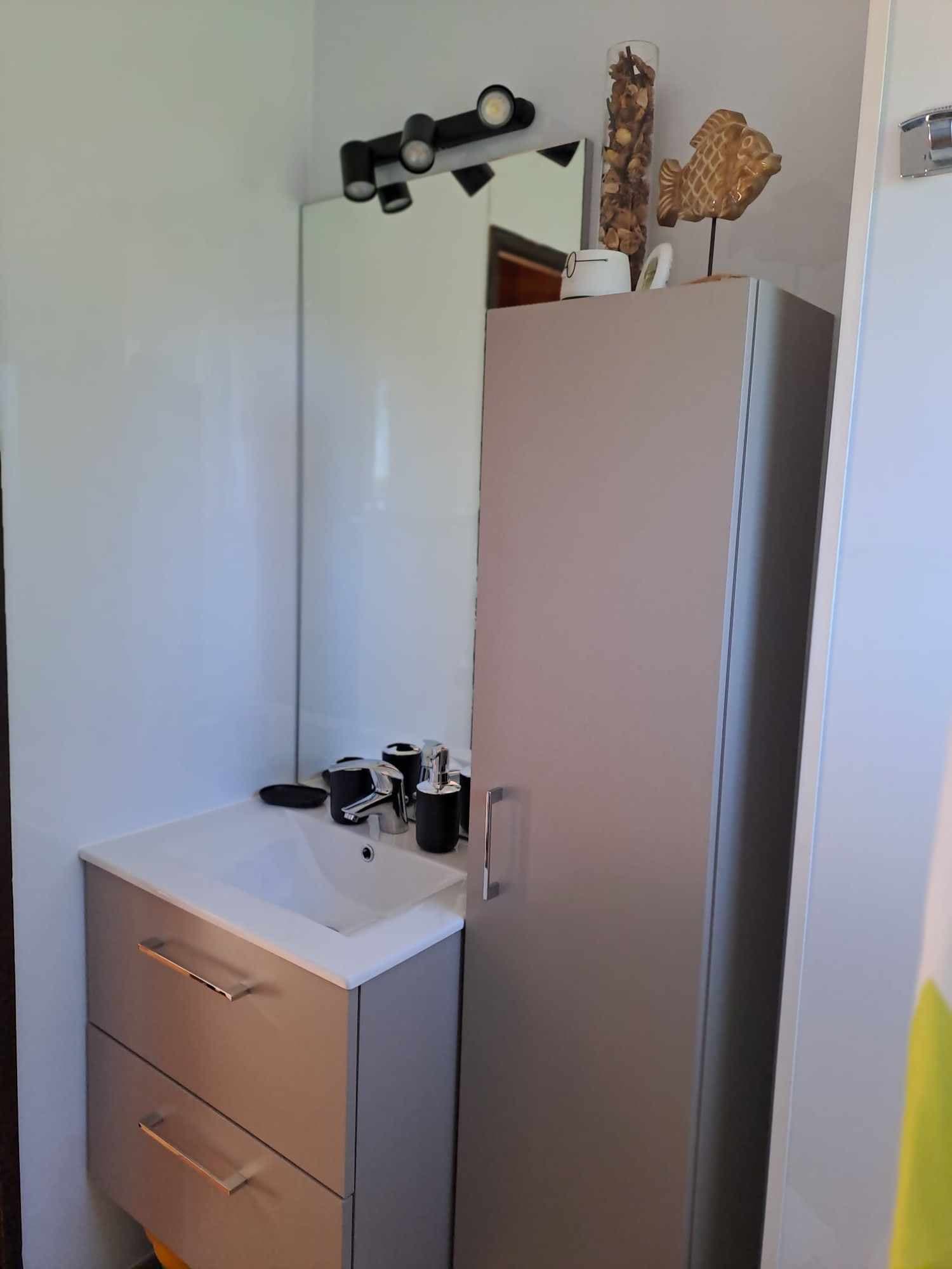 SALLE DE BAIN AVEC W-C