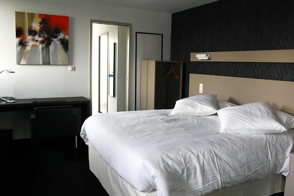 Chambre d'hotes-MAISONTOUSSAINT-chambreCARLINA.jpg_5