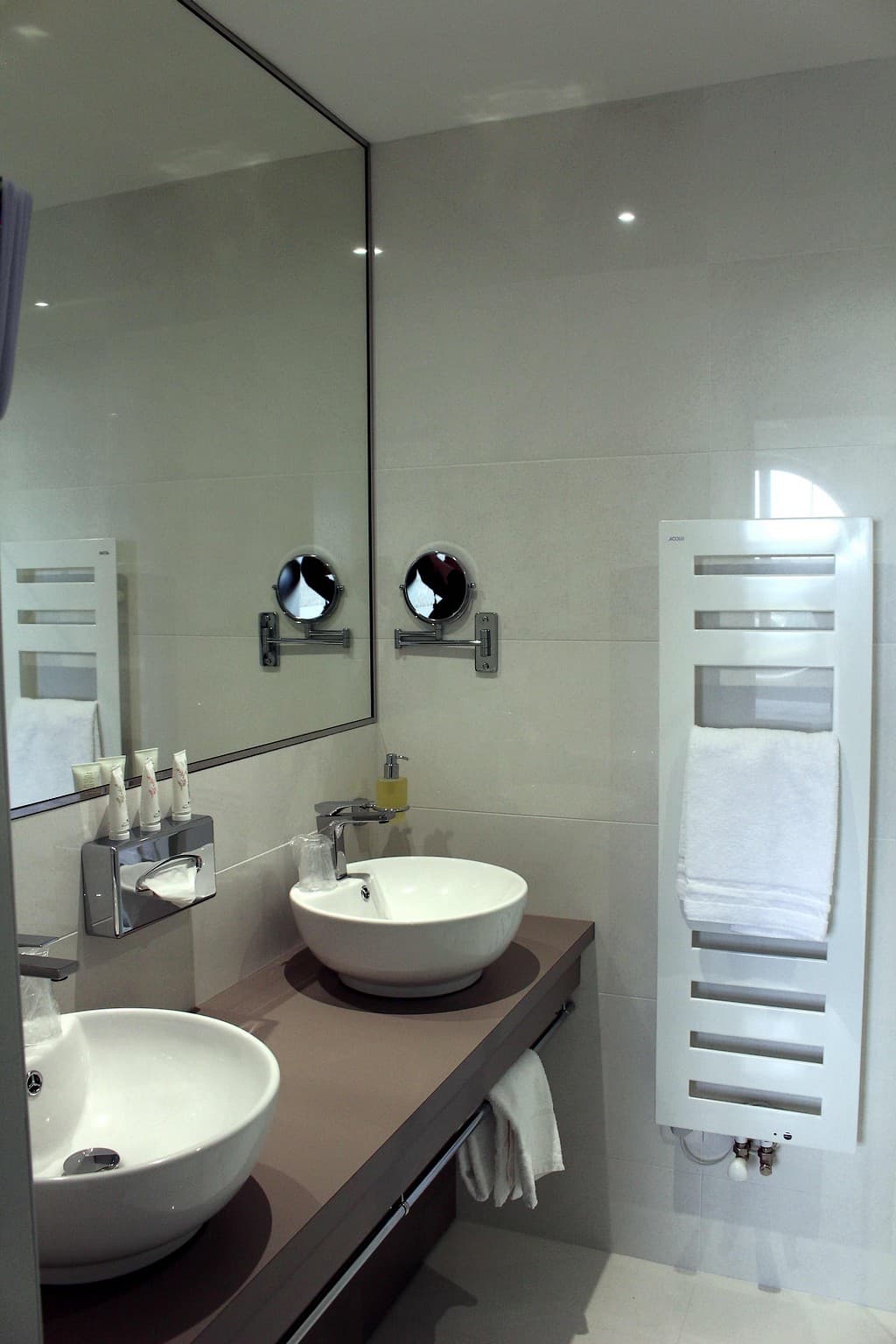 chambres-dhotes-MAISONTOUSSAINT-sdbFUERIDA.jpg_11