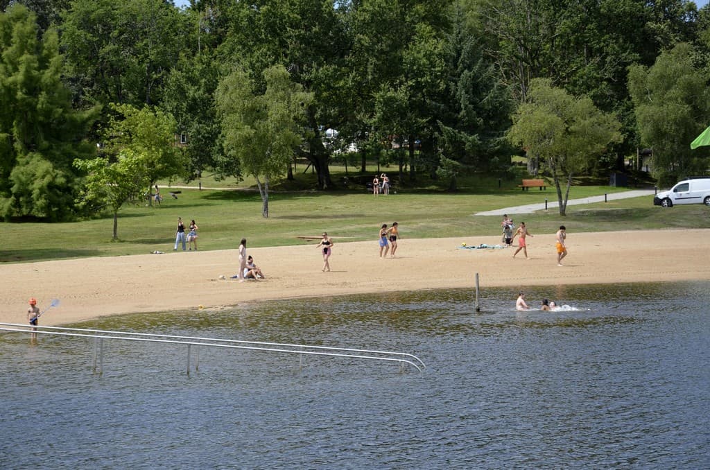CentreTouristiqueDeMiel-Beynat_plage_7