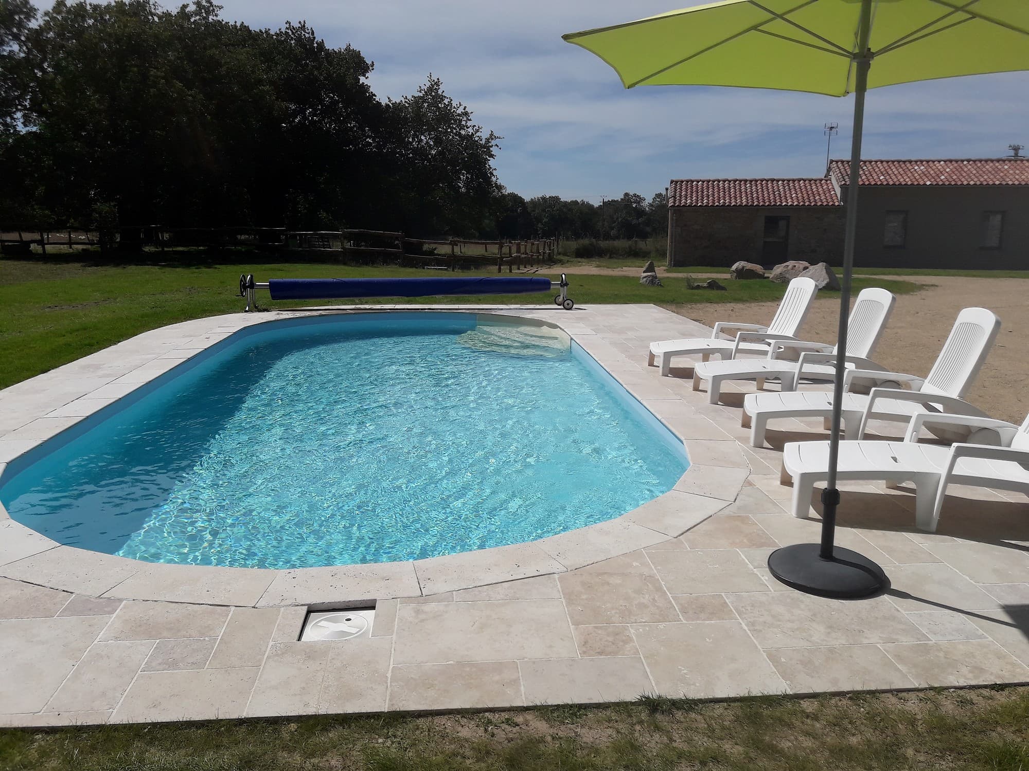 bressuire-la-chadronniere-piscine2.jpg_10