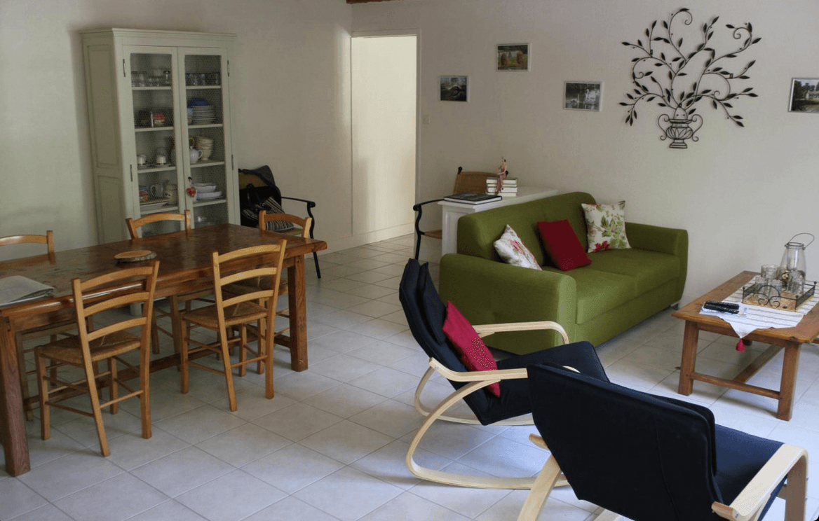 Le salon - salle de manger du gîte Au bord de Sèvre (G 764) à Coulon