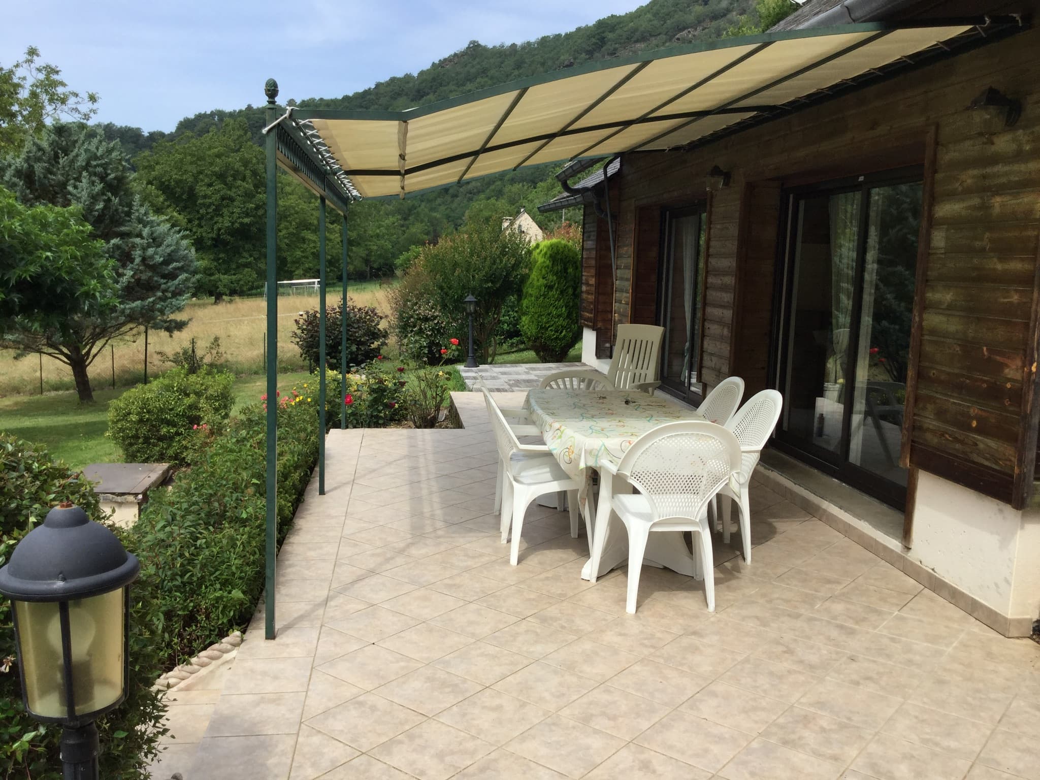 GiteBesombe_terrasse1_15