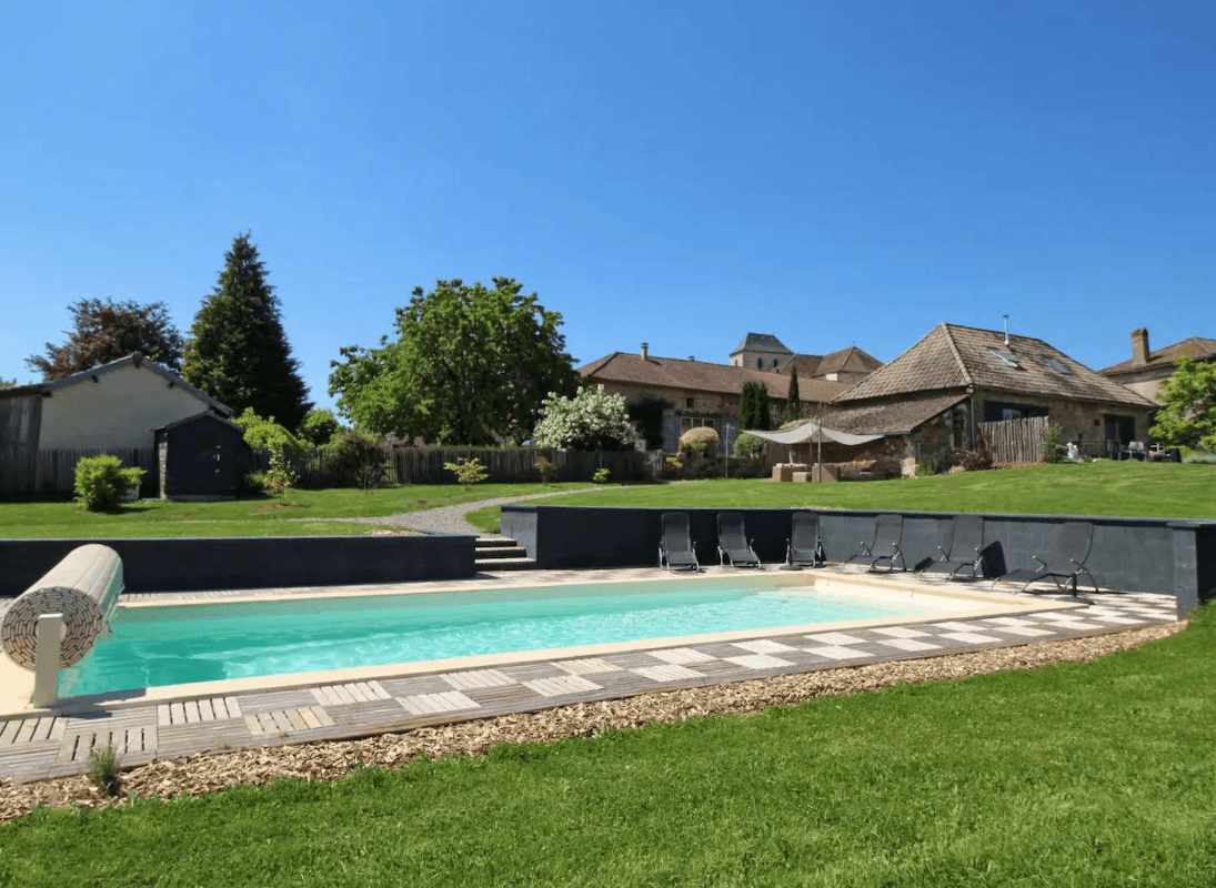 piscine-gîte-unalhome-bussiere-galant