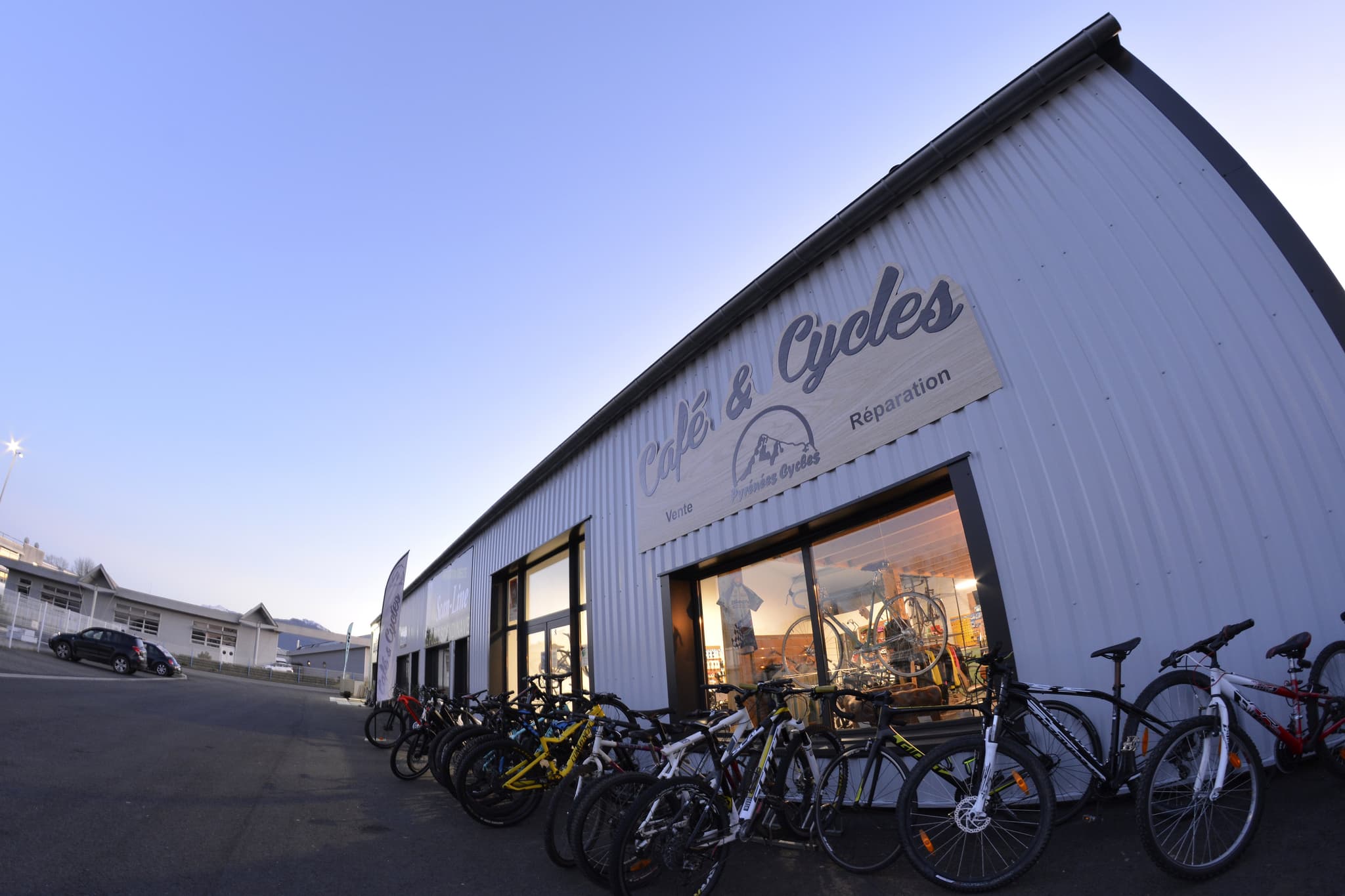 Facade Pyrénées Cycles