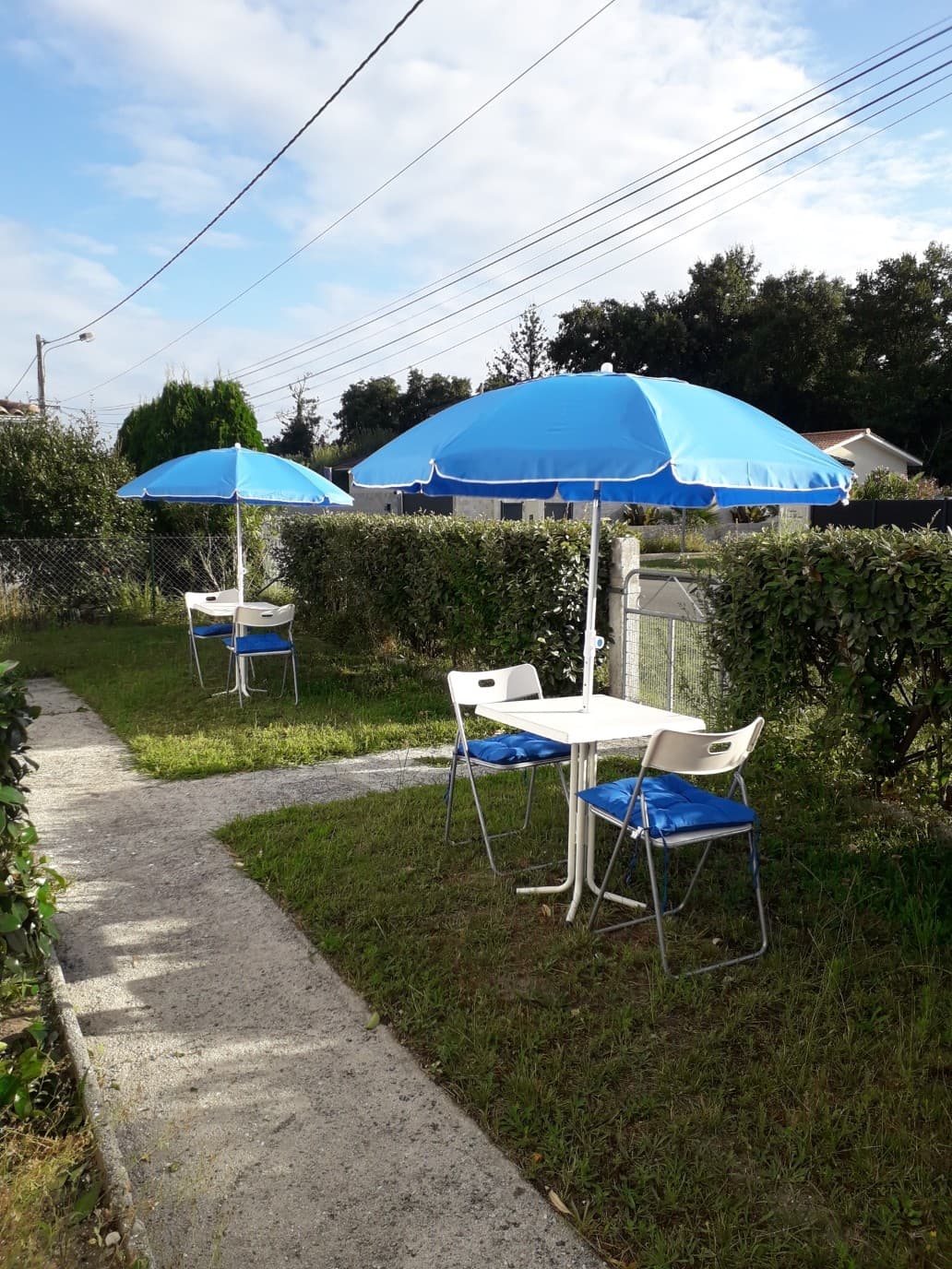 jardin avec salon de jardin