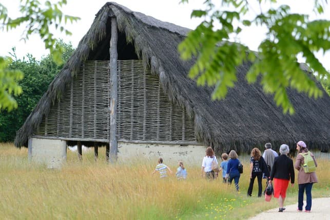 Reconstitution d'une maison néolithique