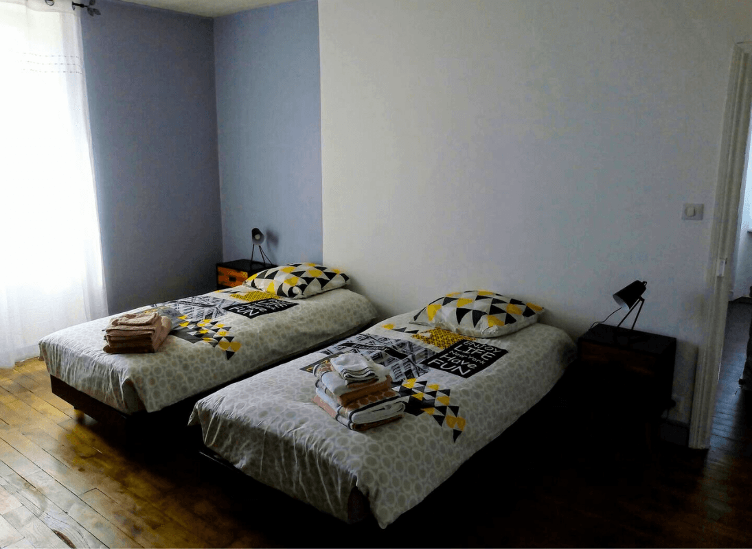 chambre-twin-la-villa-mendieras-bussiere-galant