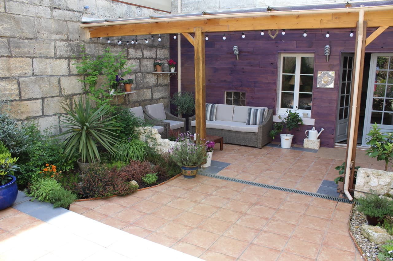 8-Garden1
