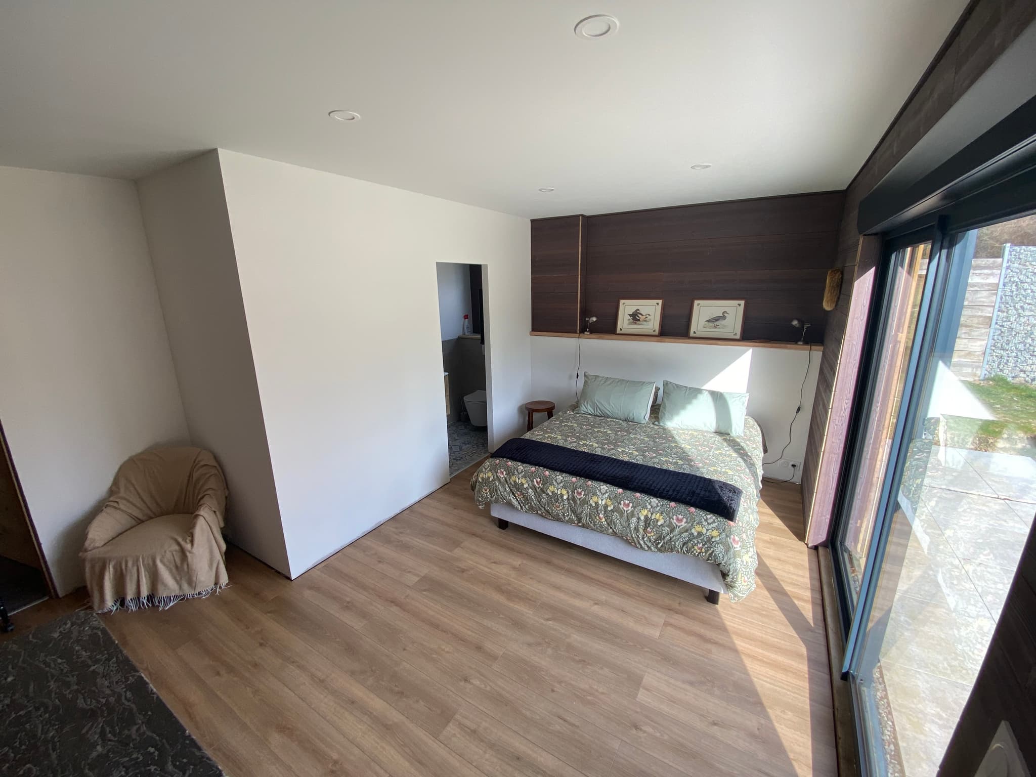 83