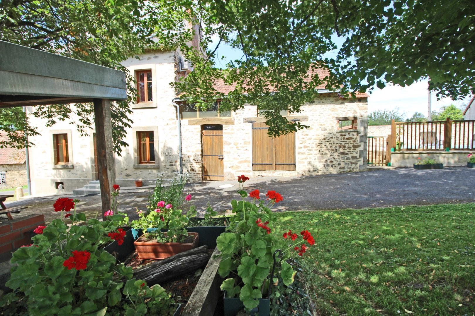 Gite du Monteil à Arnac la Poste en Haute-Vienne (Nouvelle Aquitaine)_1