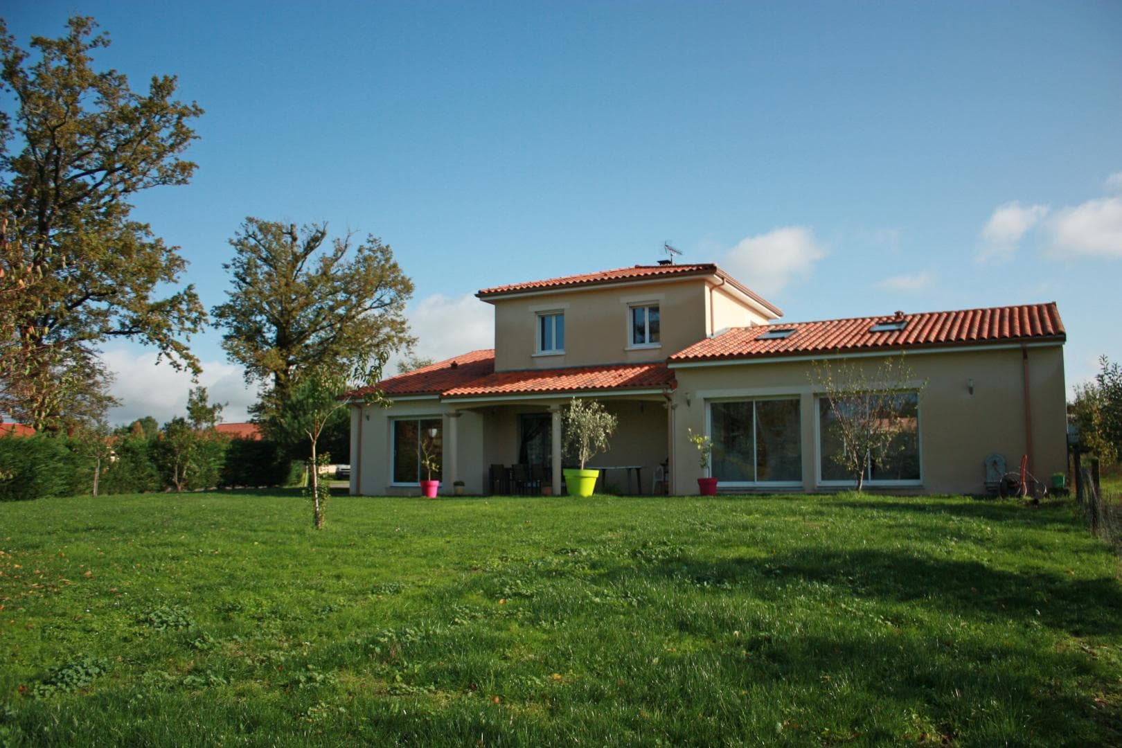Gîte du pin parasol à Arnac la Poste en Haute-Vienne (Nouvelle Aquitaine)
Façade Sud-Ouest_39