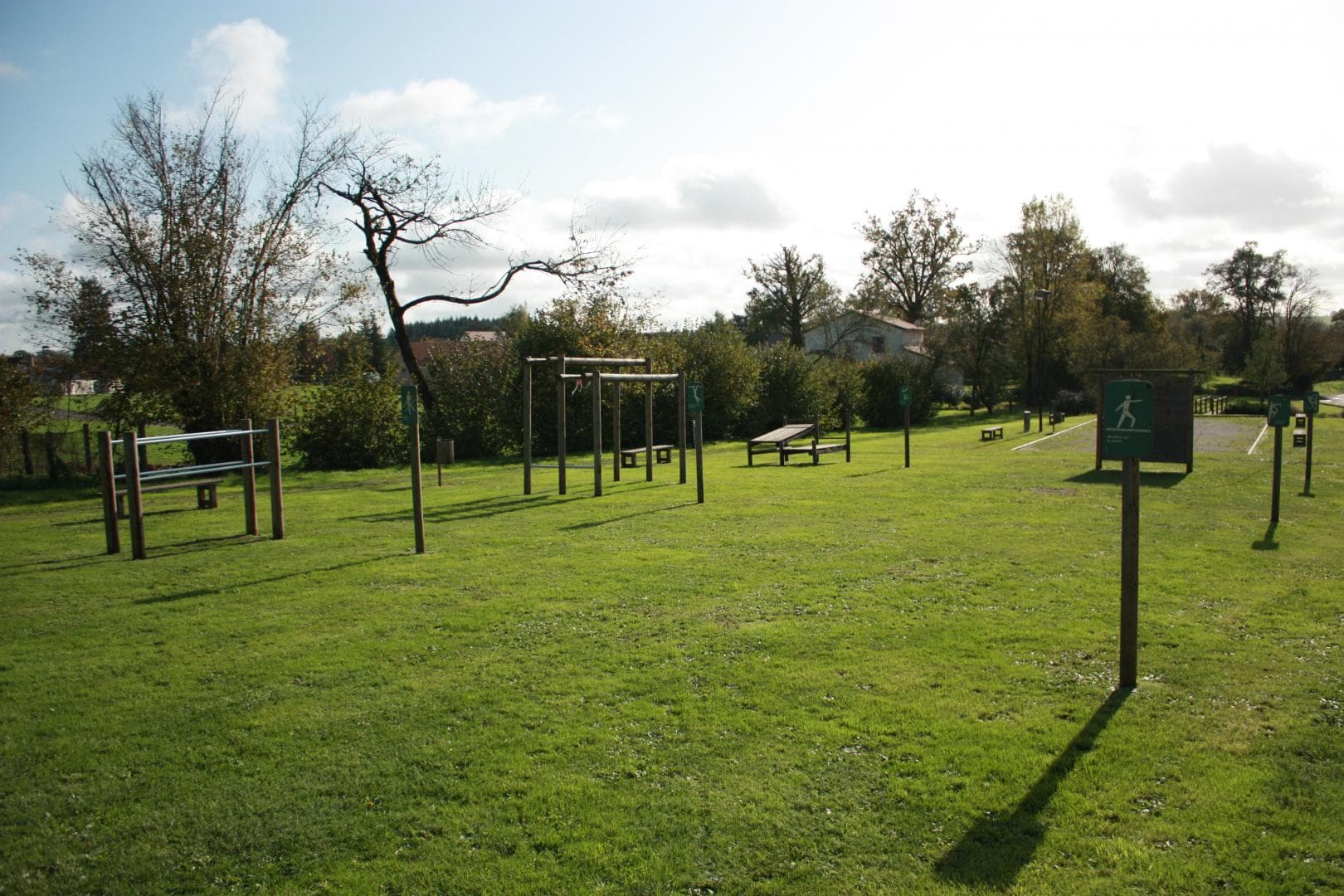 Parcours de santé communal à proximité du gîte (40m)_42