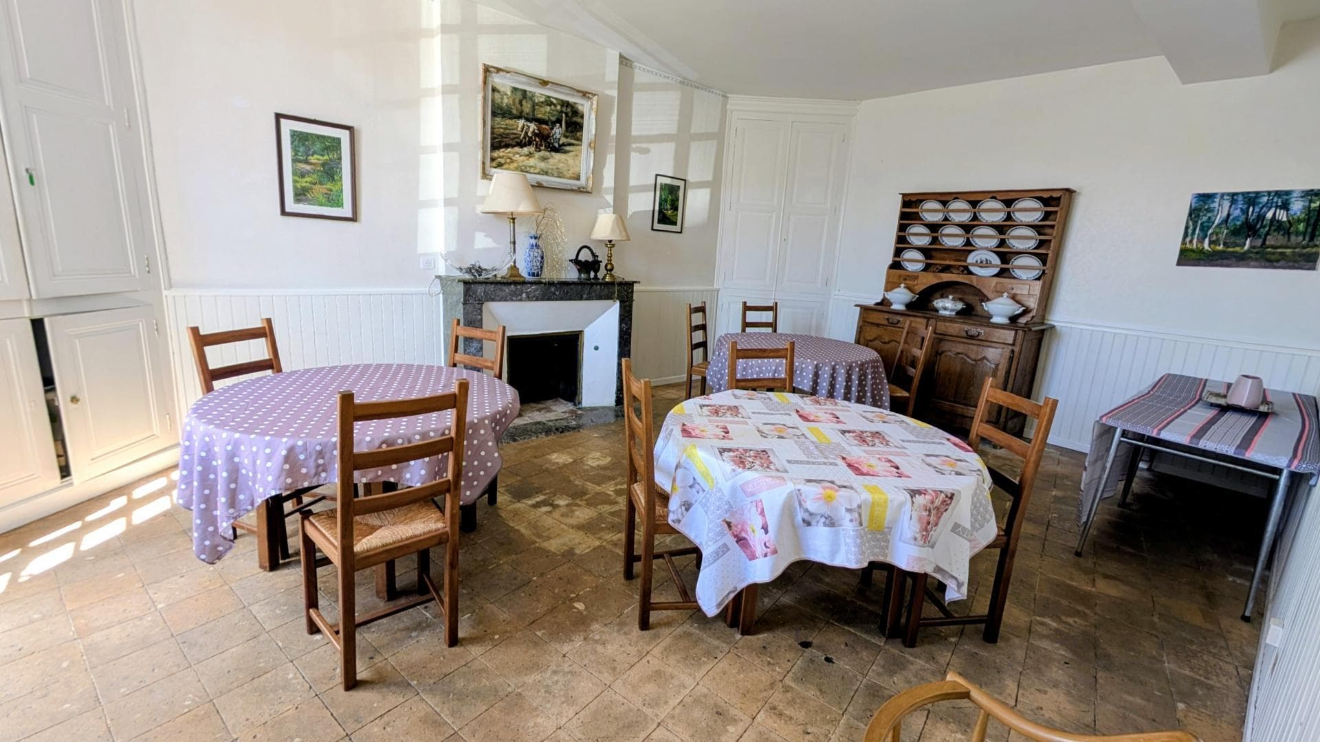 Gite "Le Bourg" à Lussac-les-Eglises en Haute-Vienne (Limousin en Nouvelle Aquitaine) - salle à manger_11