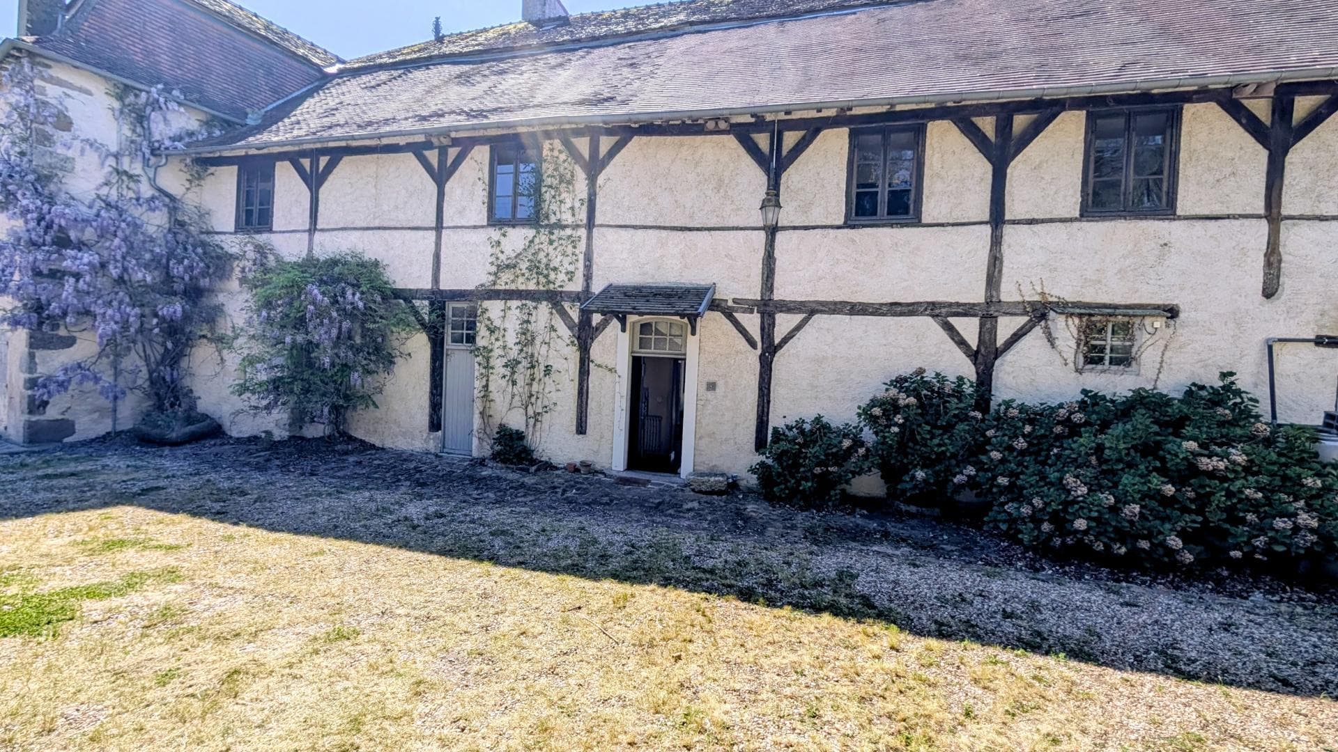Gite "Le Bourg" à Lussac-les-Eglises en Haute-Vienne (Limousin en Nouvelle Aquitaine) - arrière gîte_27