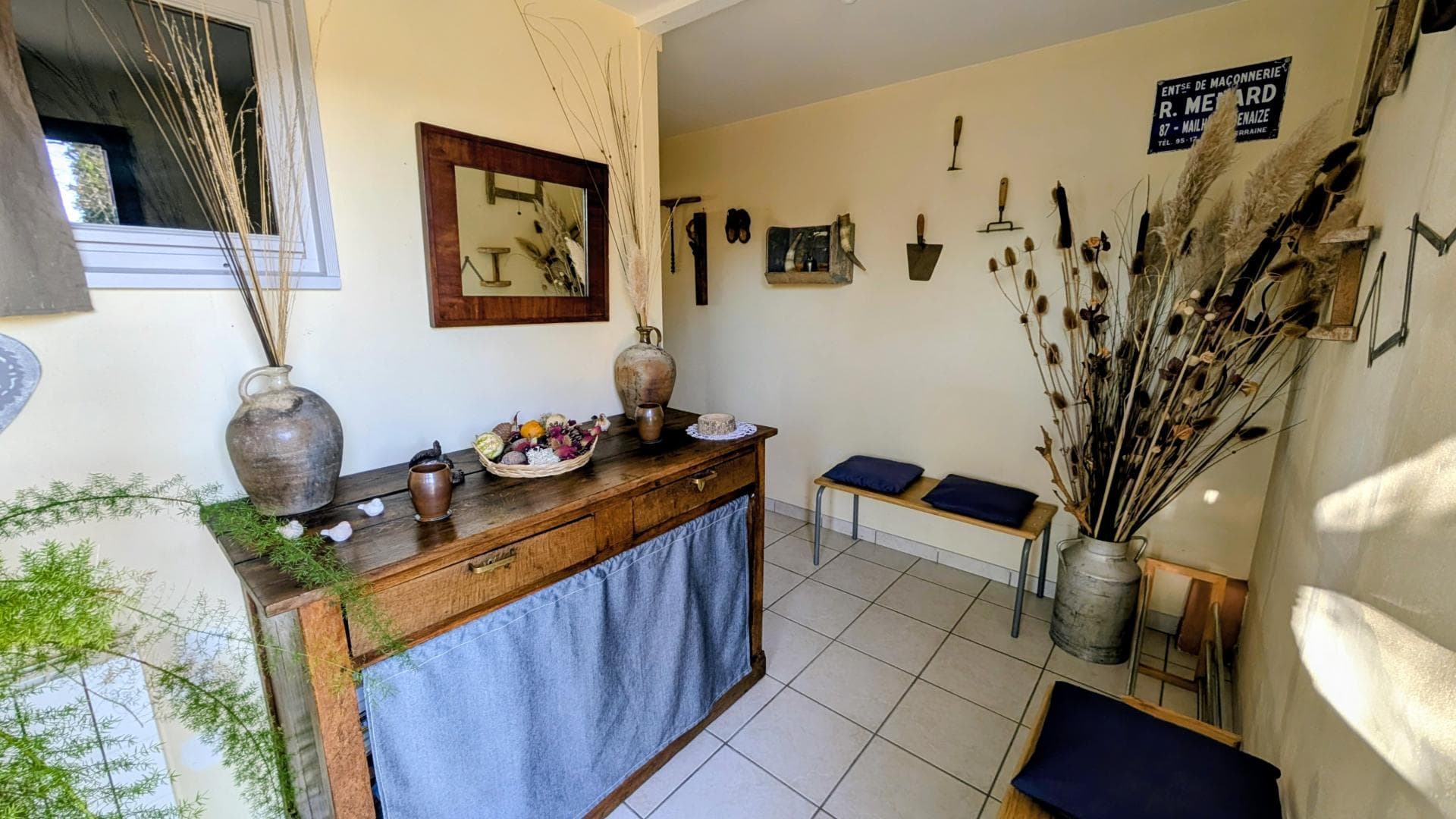 Gite de "Montbrugnaud " à Mailhac sur Benaize en Haute-Vienne - vestibule_6