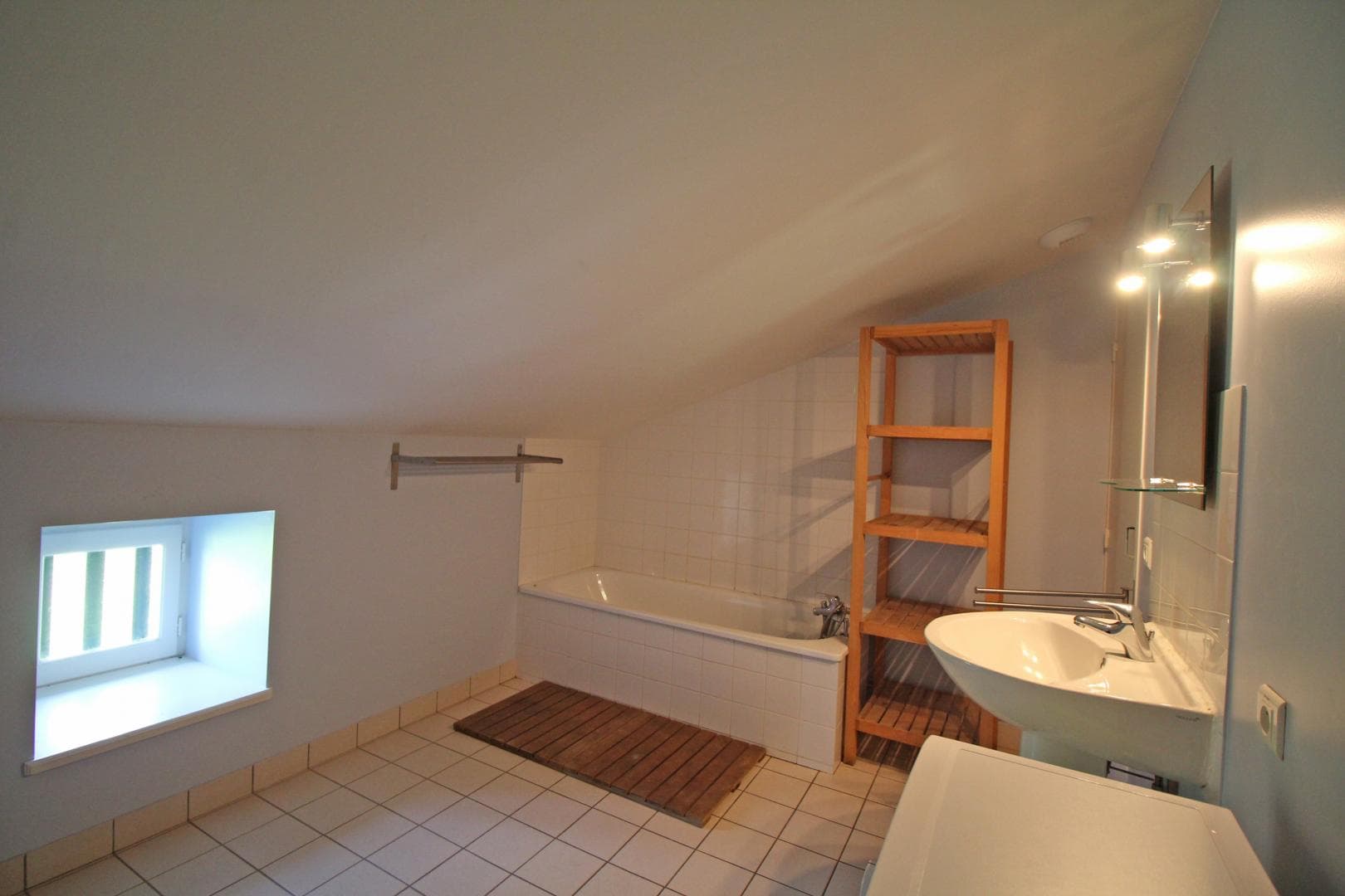 Gite "La Maison De Clémence" à Berneuil en Haute-Vienne (Limousin) - salle de bains_33