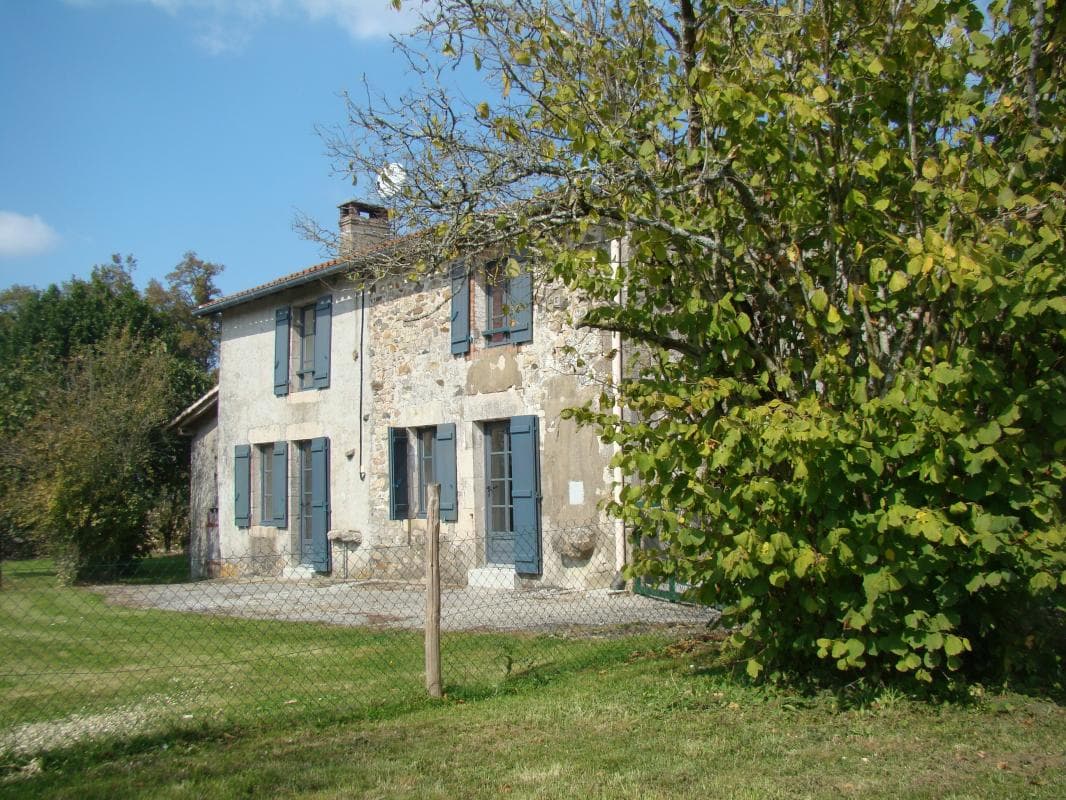 Gite "La Maison Du Vinaigrier" à Berneuil en Haute-Vienne (Limousin)_19