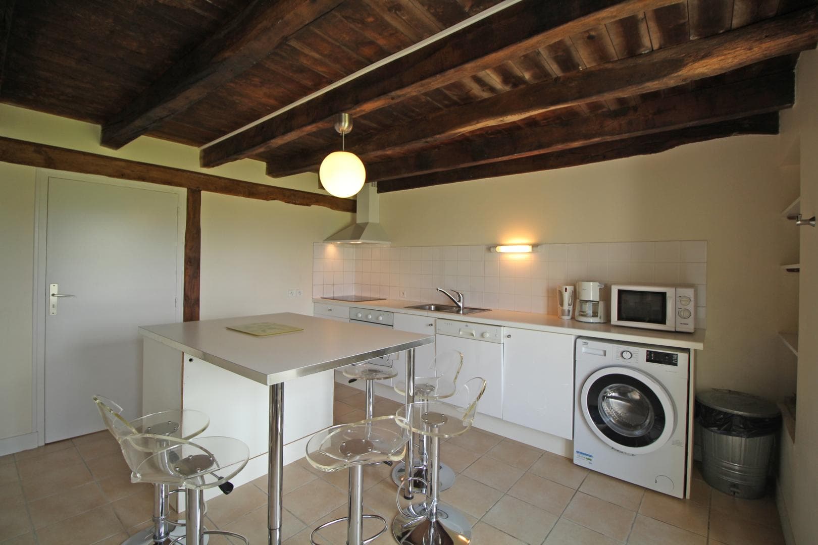 Gite "La Maison Du Vinaigrier" à Berneuil en Haute-Vienne (Limousin)- cuisine_6