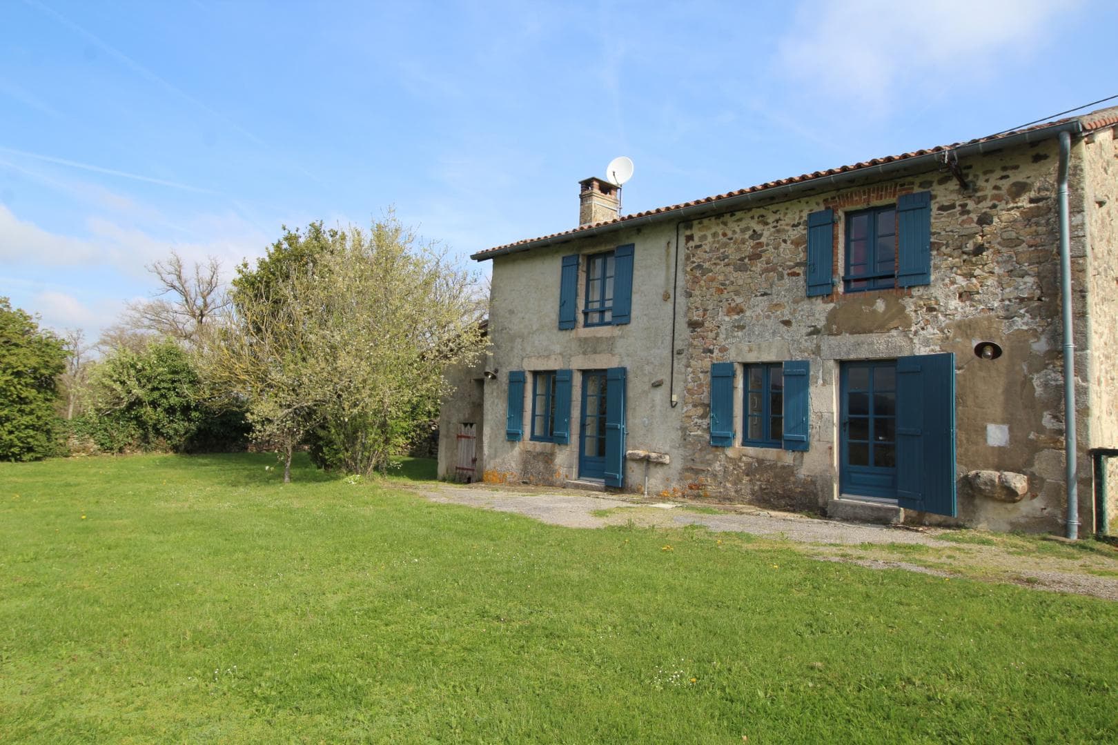 Gite "La Maison Du Vinaigrier" à Berneuil en Haute-Vienne (Limousin)_1