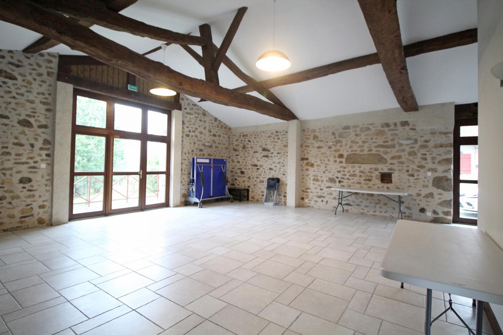 Salle commune des gîtes de Virat à Berneuil en Haute-Vienne (Nouvelle Aquitaine)_19