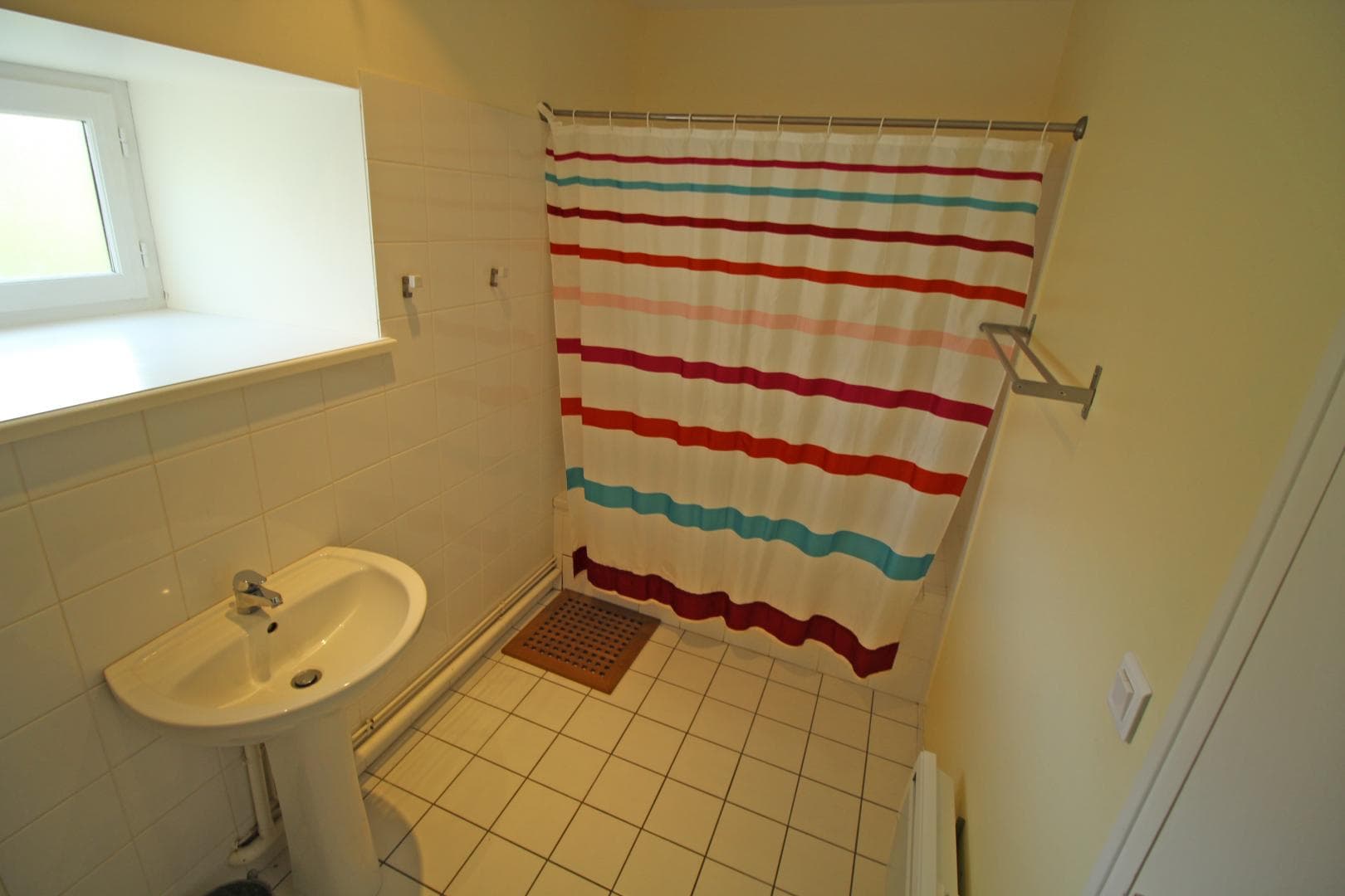 Gite "La Bergerie"à Berneuil en Haute-Vienne(Limousin)- salle de bains_16