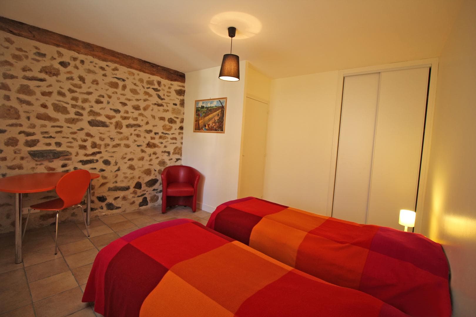 Gite "La Bergerie"à Berneuil en Haute-Vienne(Limousin)- chambre 1_14