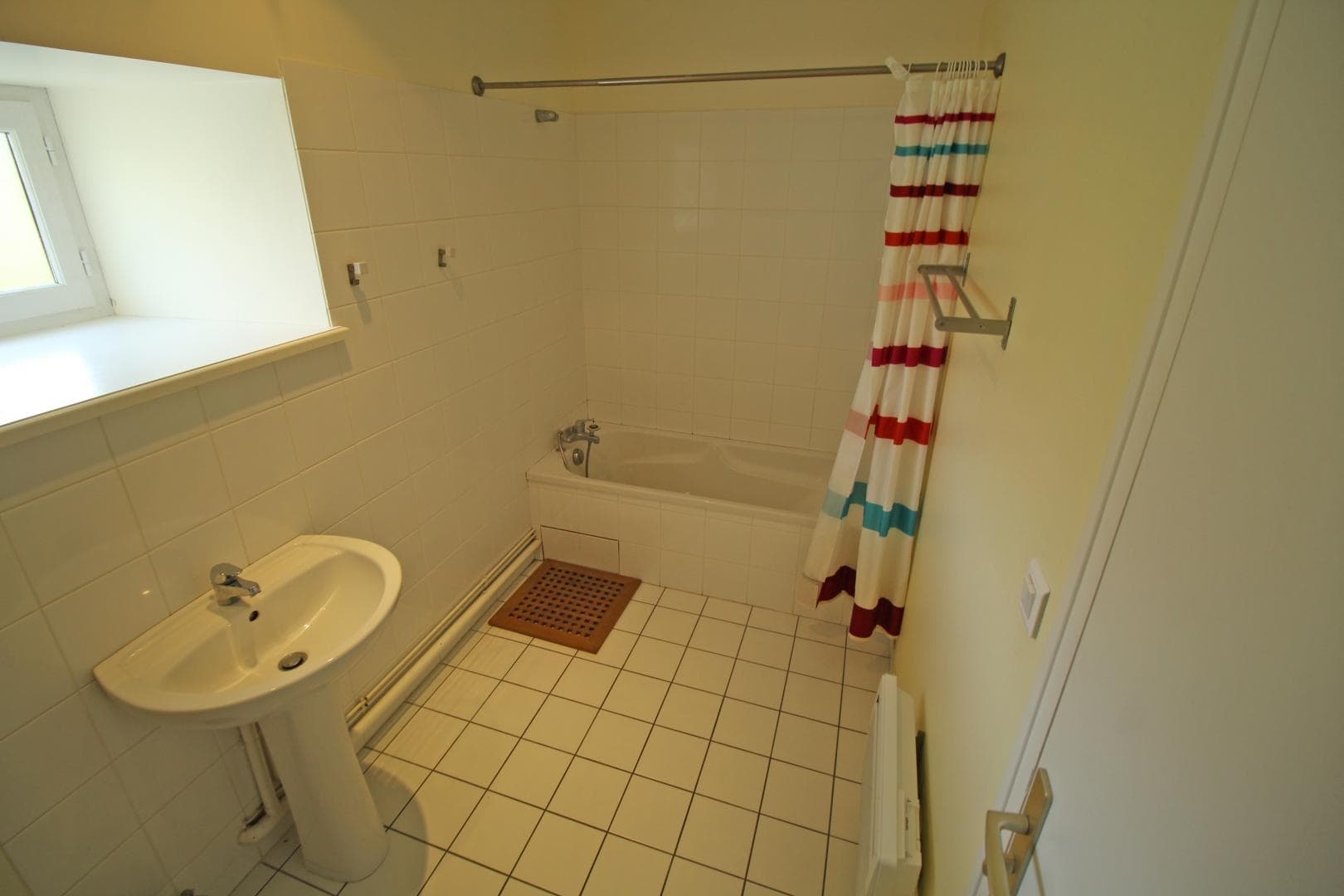 Gite "La Bergerie"à Berneuil en Haute-Vienne(Limousin)- salle de bains_15