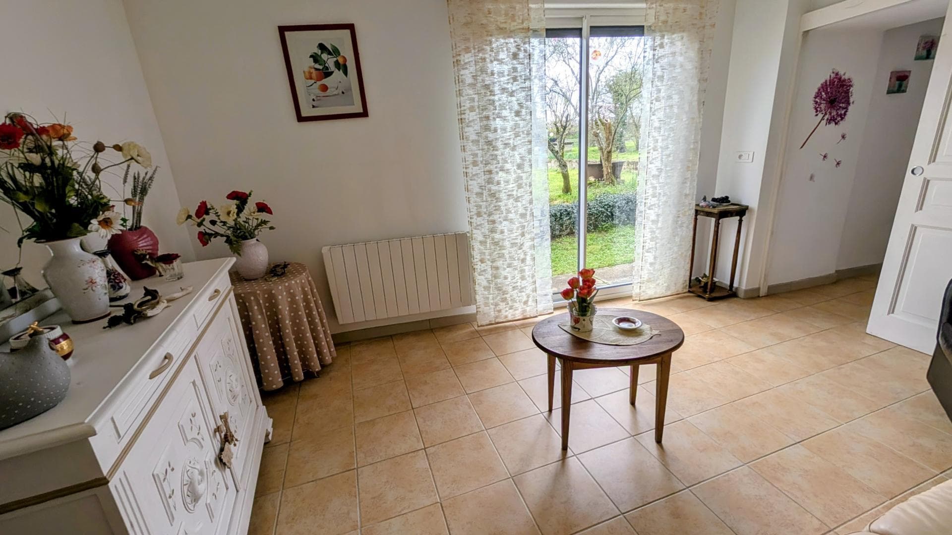 Gîte chez Mamie Couture à Val d'Issoire en Haute-Vienne - le salon_7