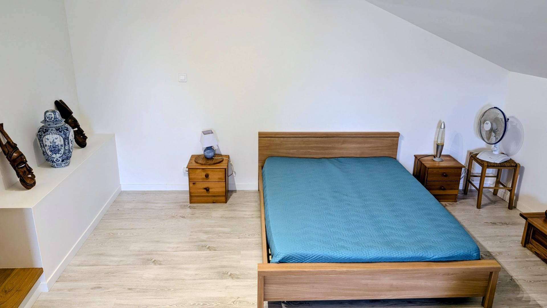 Gîte chez Mamie Couture à Val d'Issoire en Haute-Vienne - chambre mansardée étage_12