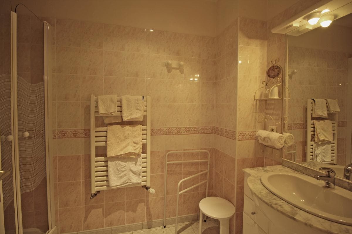 La chambre Eglantines - Ferme de Rouffignac à Blanzac en Haute-Vienne_31