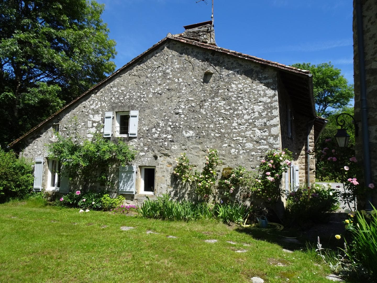 Le gîte côté jardin_2