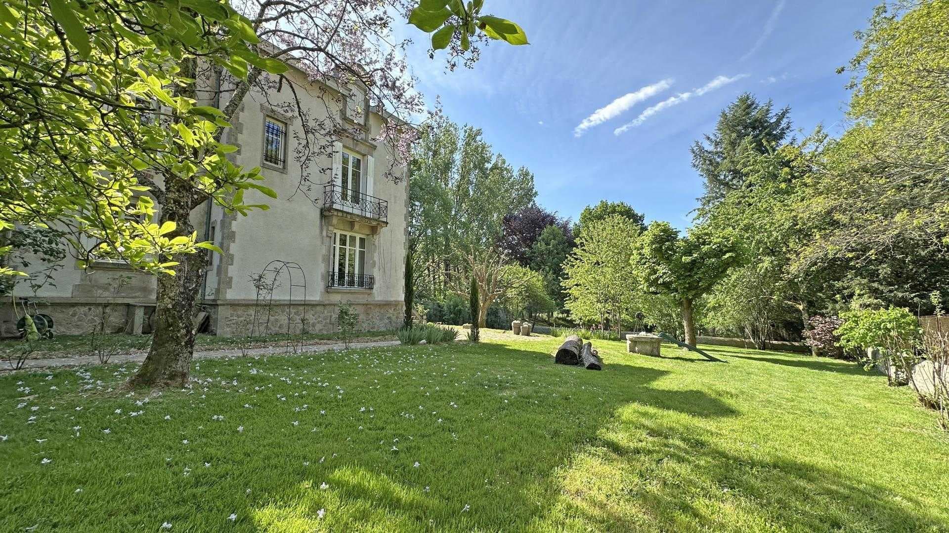 Gîte 'Les Hirondelles' à Compreignac en Haute-Vienne (Nouvelle Aquitaine)_2