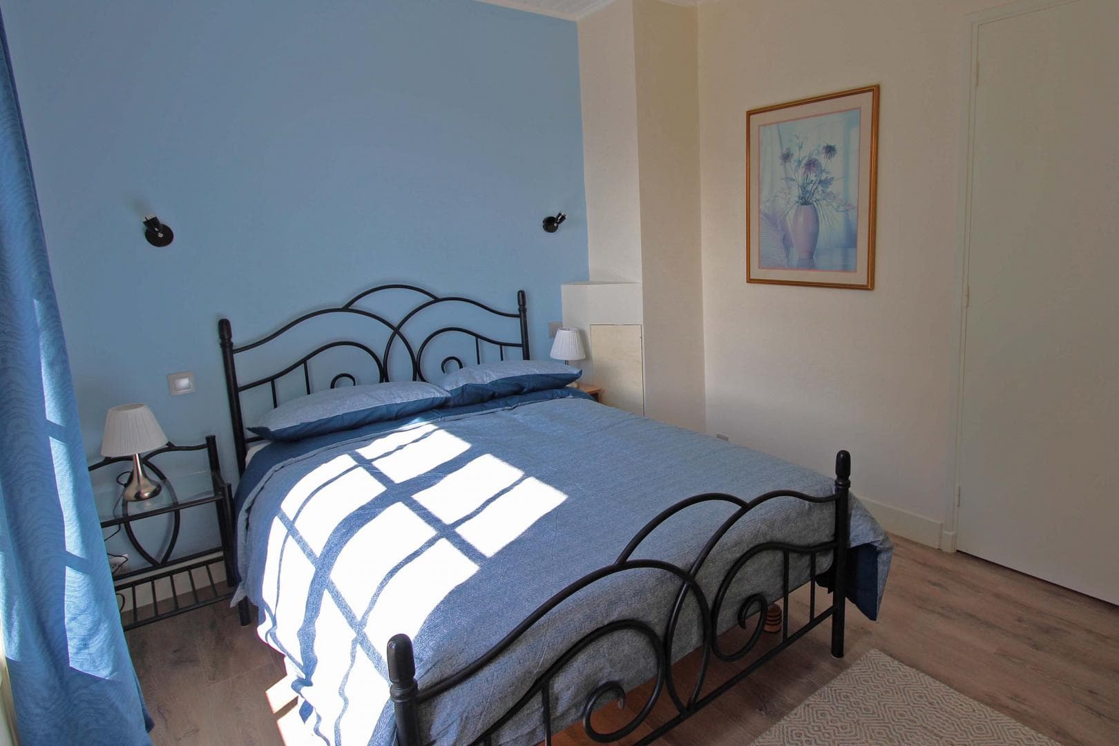 Gite Le Clos des Chênes à La Combe sur la commune de Thouron en Haute-Vienne (Nouvelle-Aquitaine) - chambre bleue_17