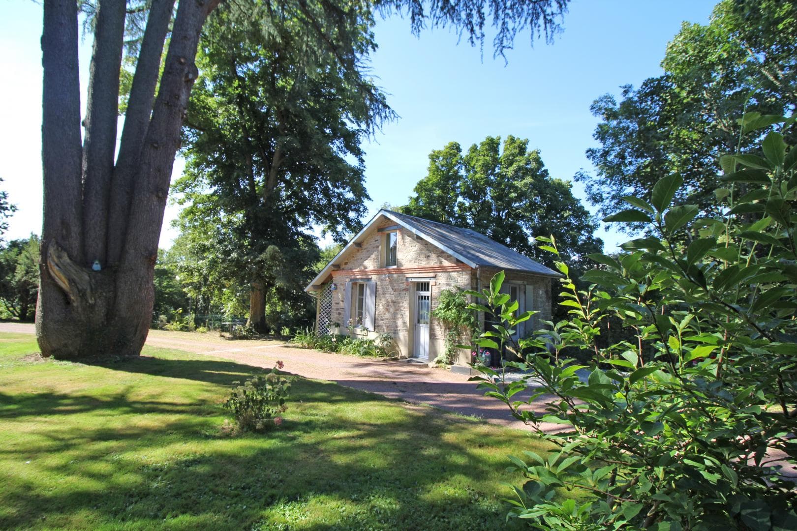 La petite charmille à Châteauponsac en Haute-Vienne (Nouvelle Aquitaine)_14