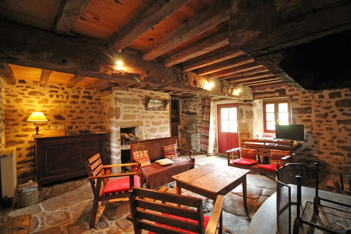 Gite "Lasgorceix" à Saint Léger La Montagne en Haute-Vienne (Nouvelle Aquitaine)_2
